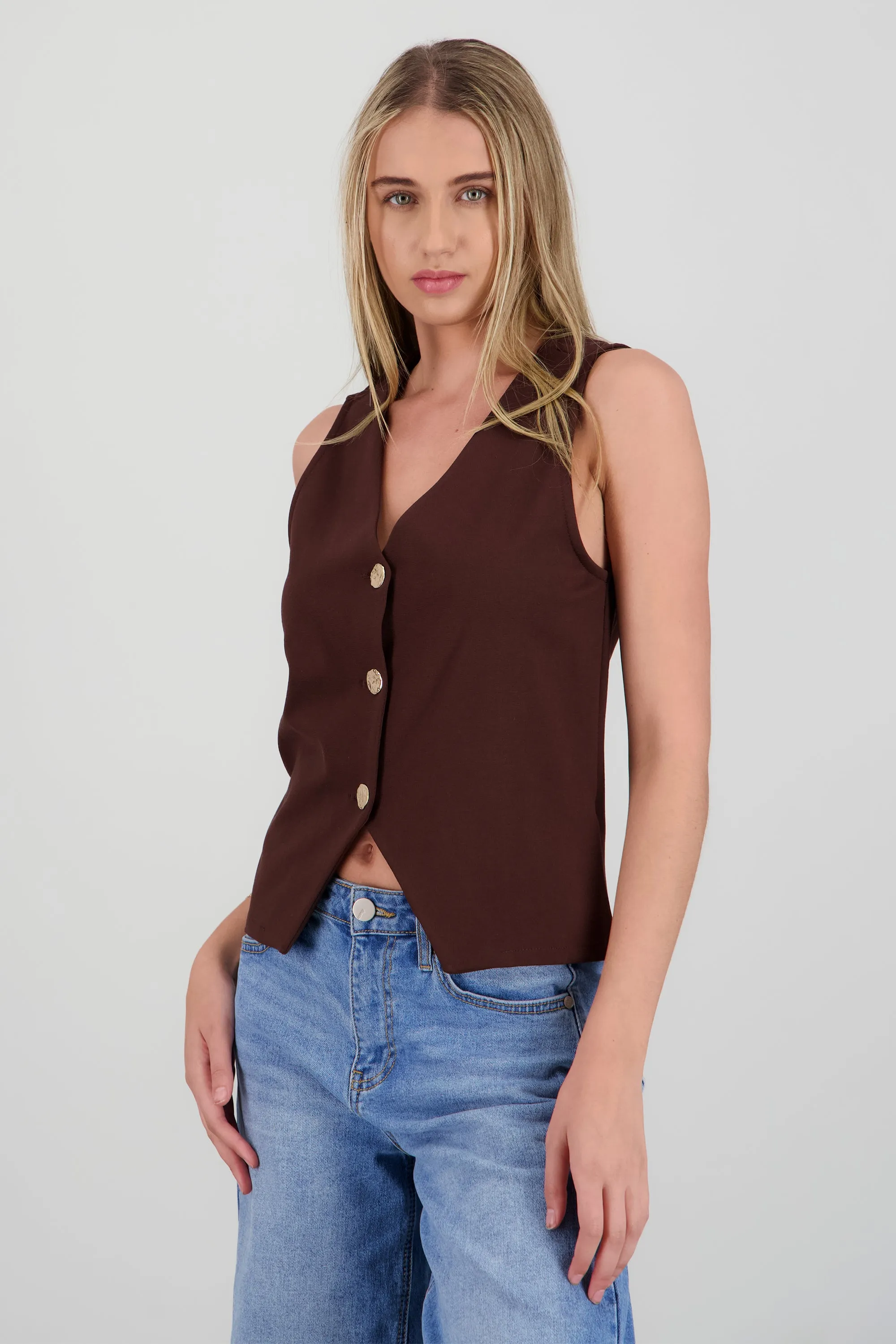 Chaleco sastre con botones sold by Shasa