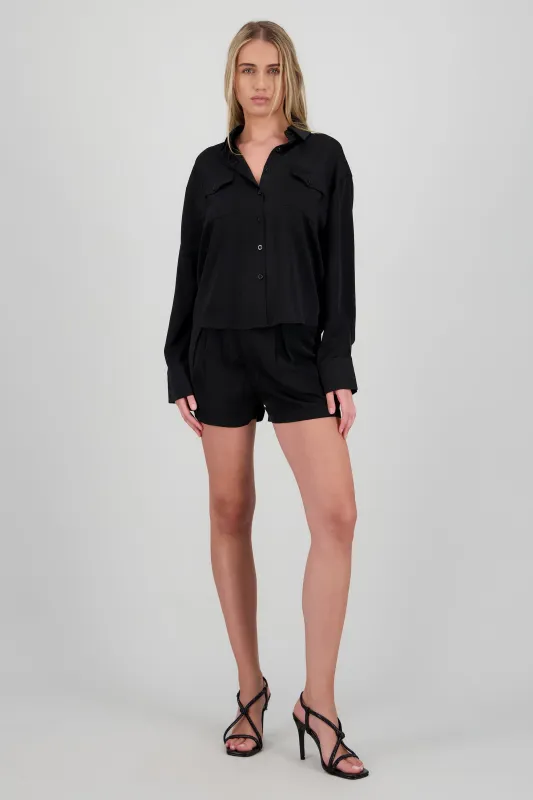 Shorts detalle pinzas sold by Shasa