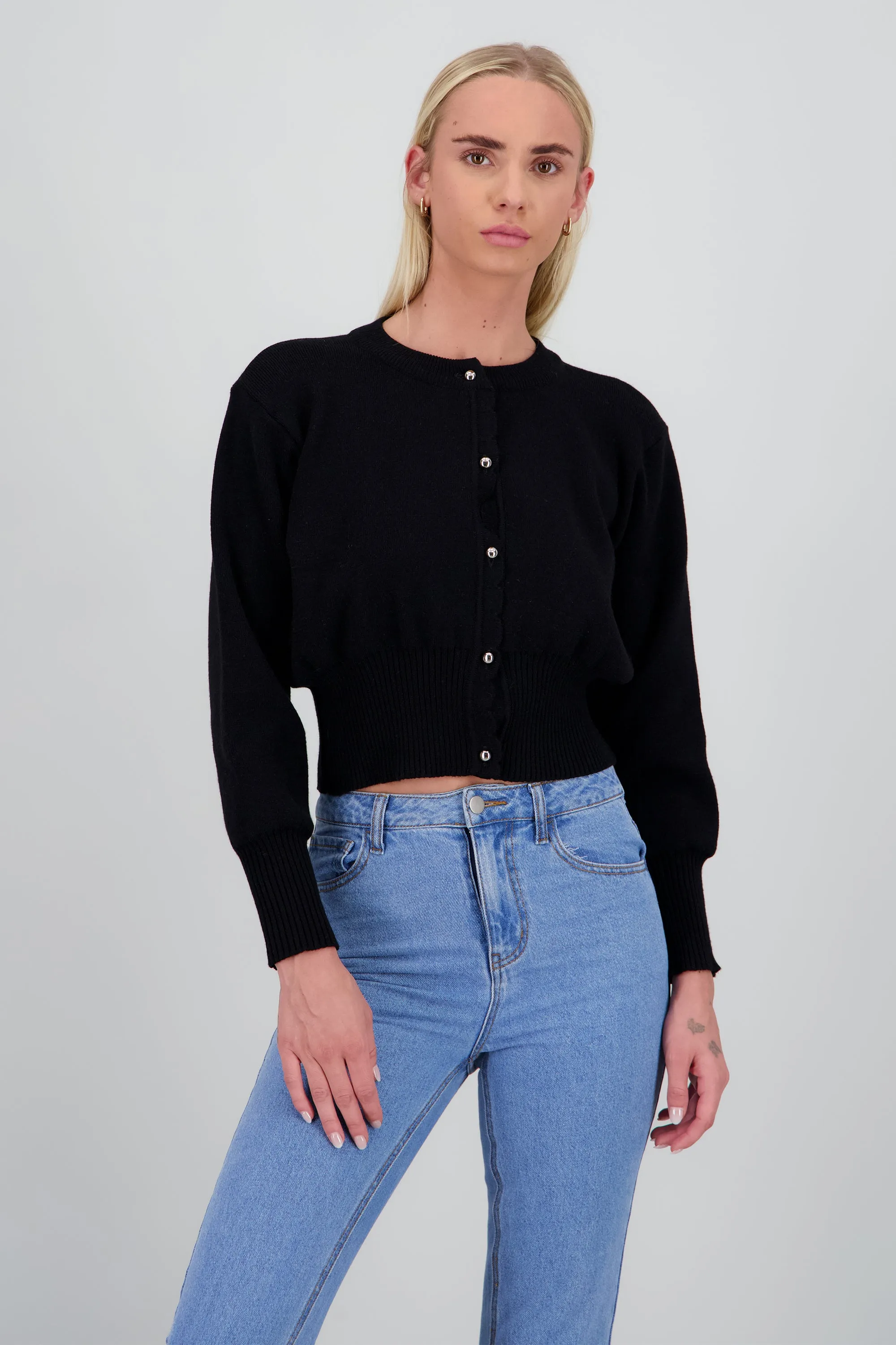 Sueter detalle abotonadura de perlas sold by Shasa product image thumbnail 2