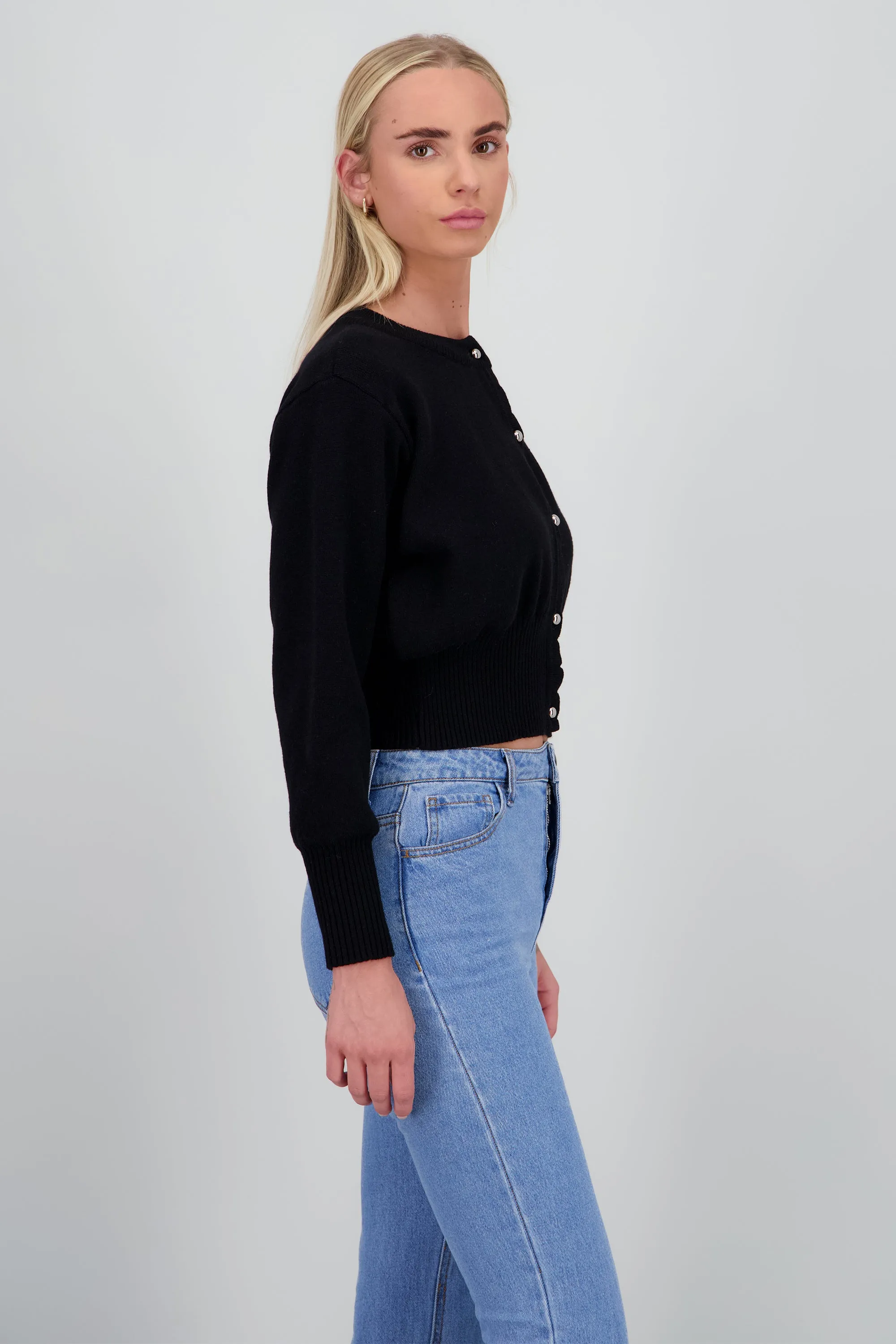 Sueter detalle abotonadura de perlas sold by Shasa product image thumbnail 3