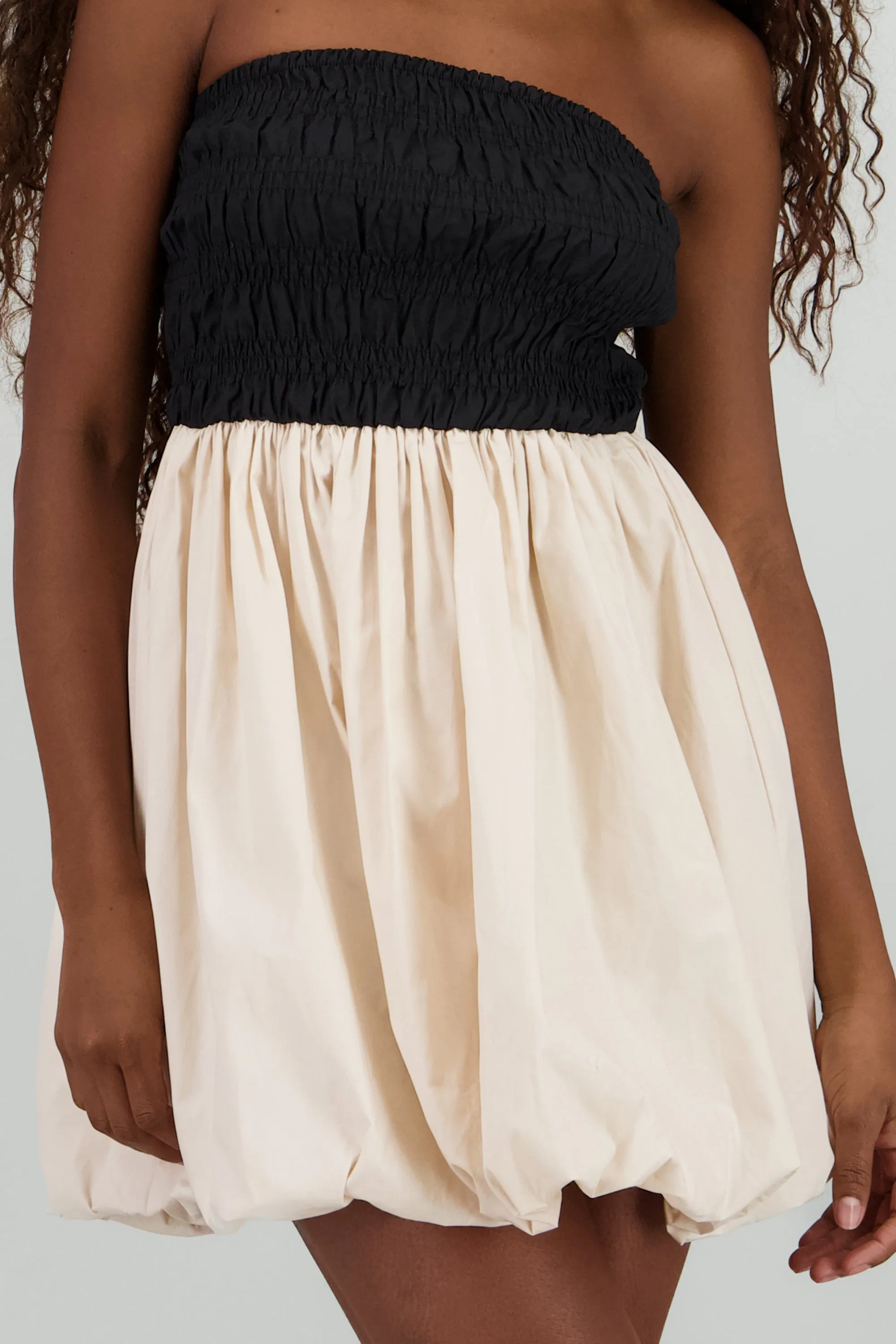 Vestido strapless buble contraste sold by Shasa product image thumbnail 5