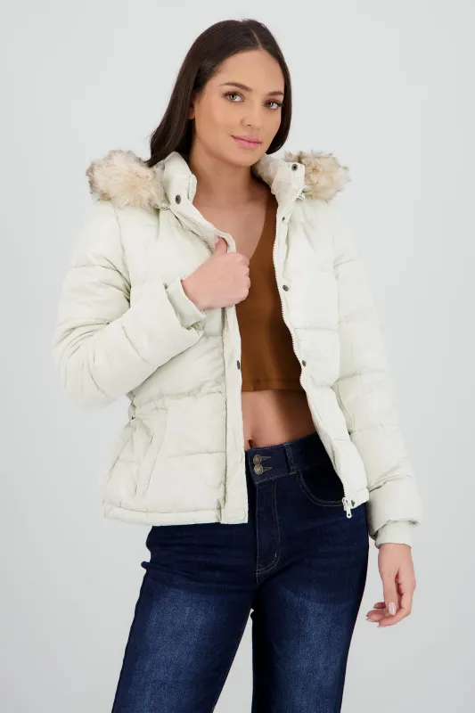 Puffer con cinturon sold by Shasa