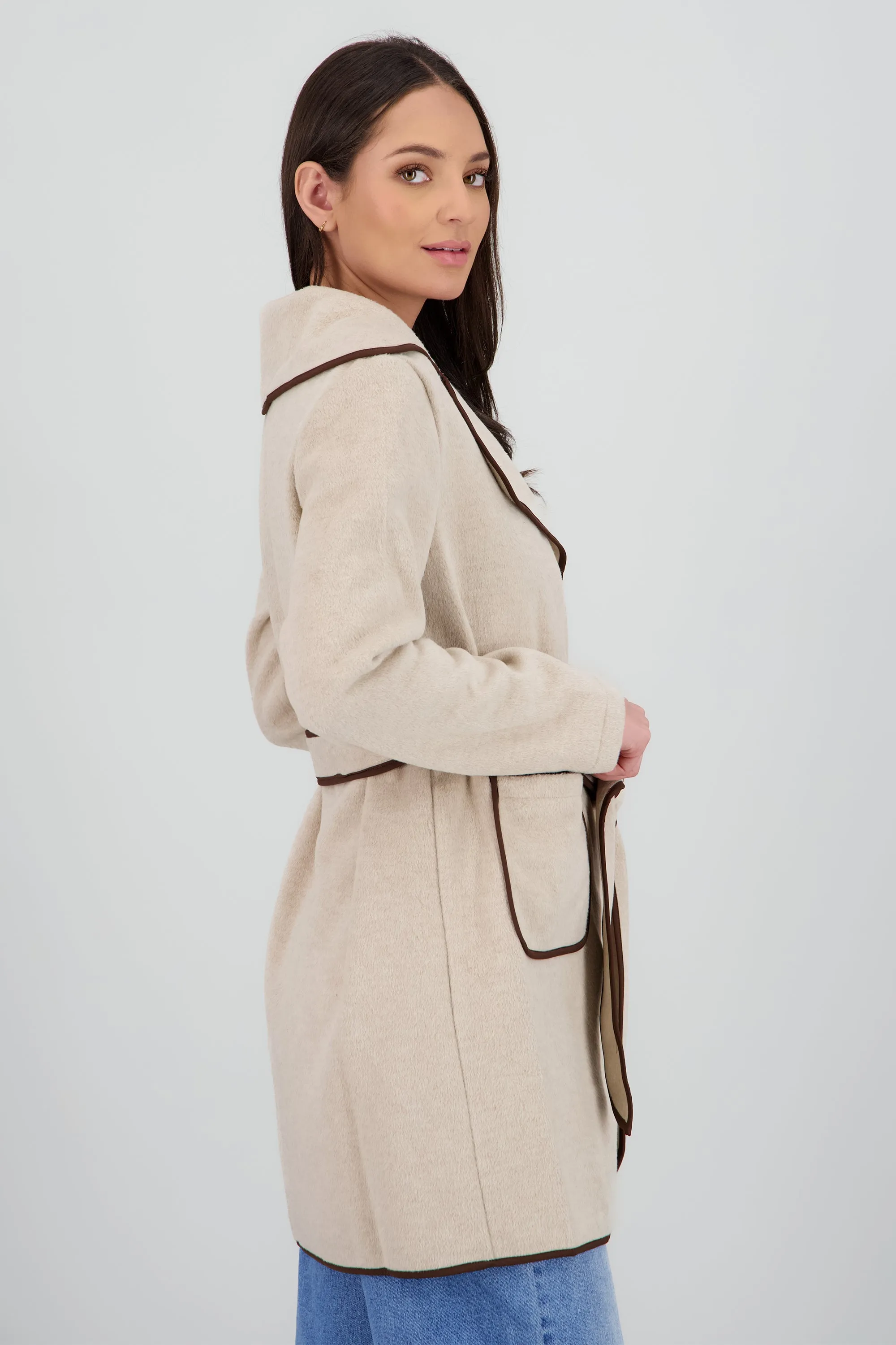 Abrigo corto detalle contraste laso sold by Shasa product image thumbnail 3