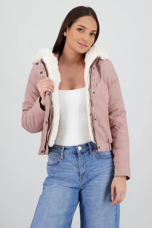 Chamarra con bolsas peluche en gorro sold by Shasa