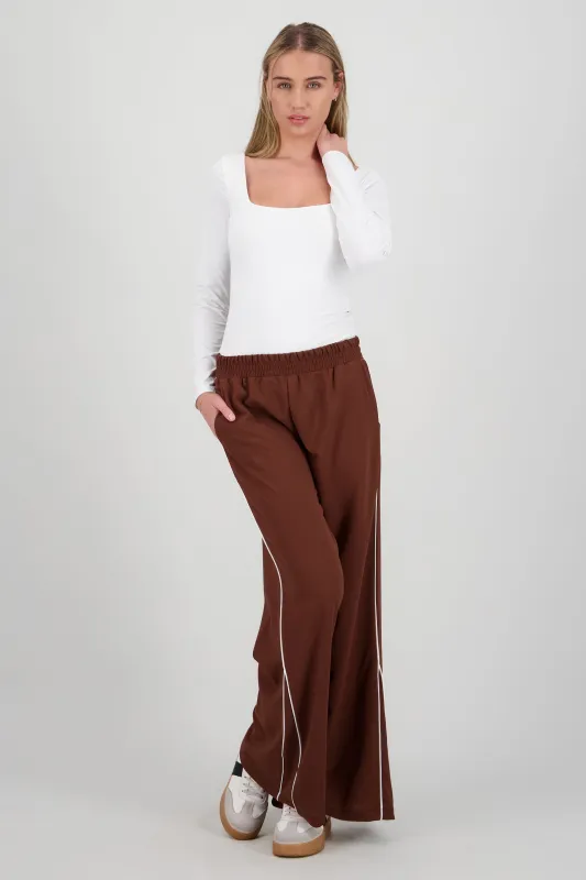 Pantalon amplio rayas costados sold by Shasa