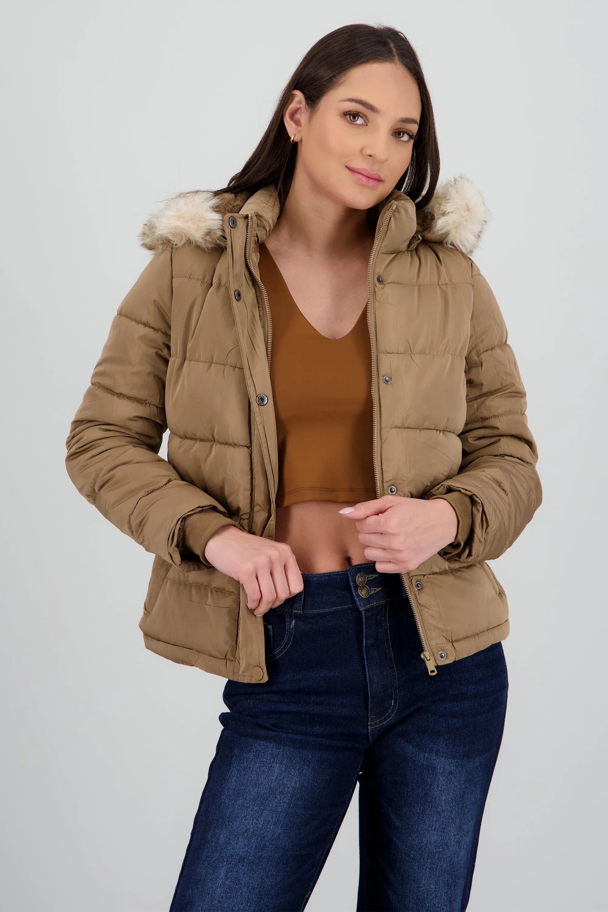 Puffer con cinturon sold by Shasa