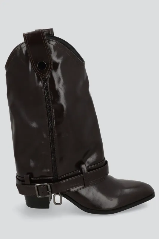 Bota funda charol detalle cinturon sold by Shasa