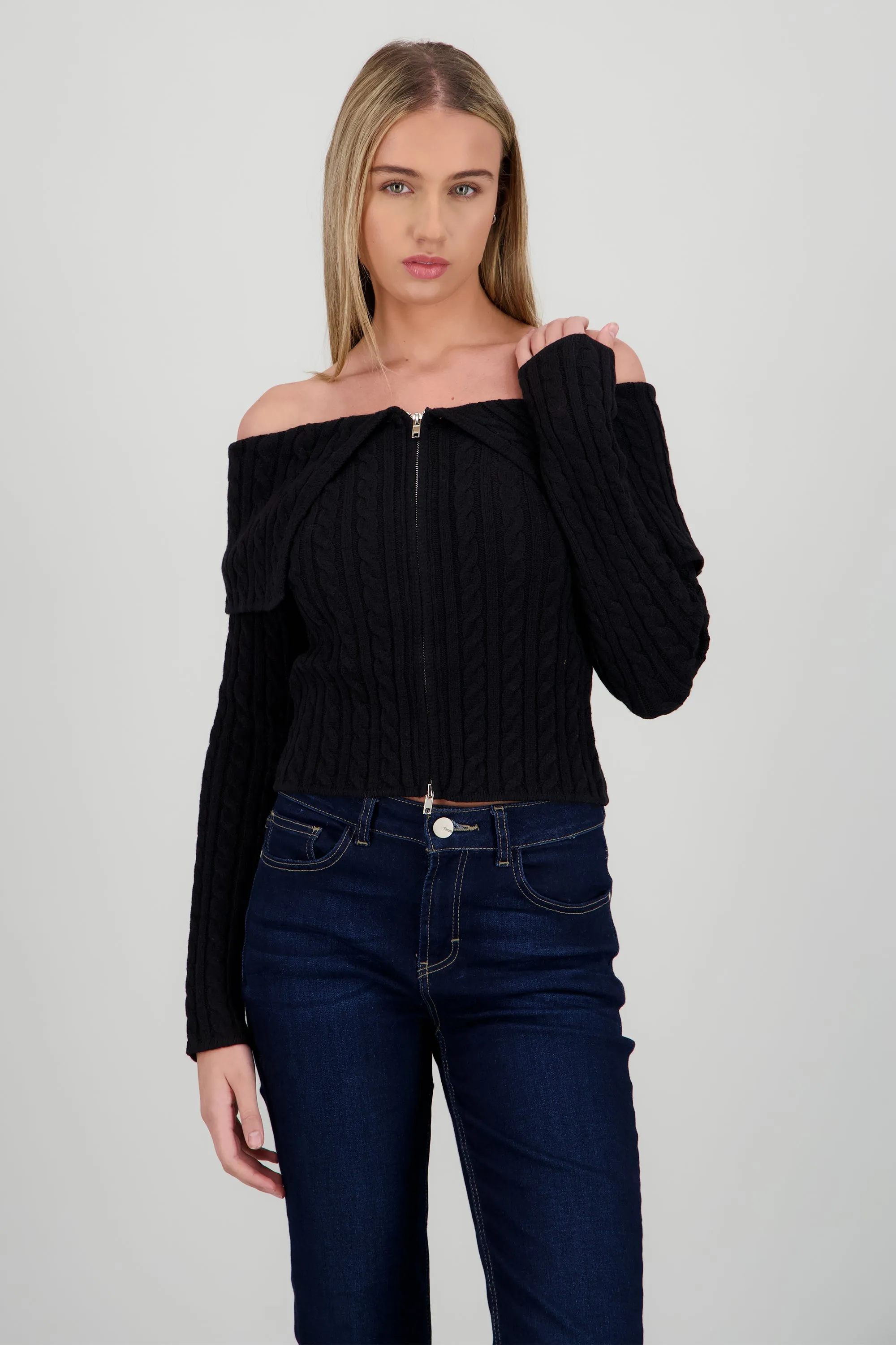 Cardigan hombros caidos sueter sold by Shasa