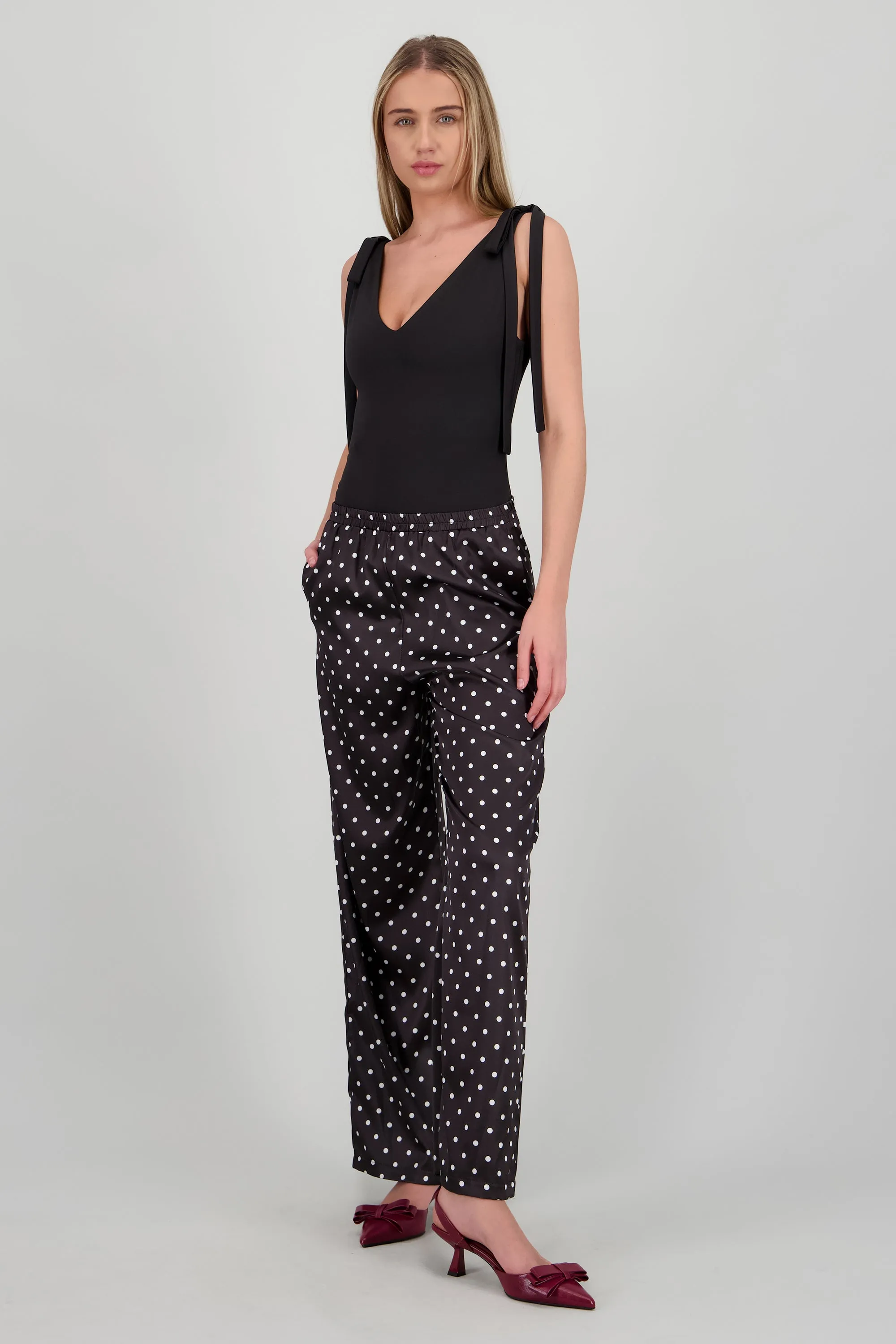 Pantalon satinado polka dots sold by Shasa