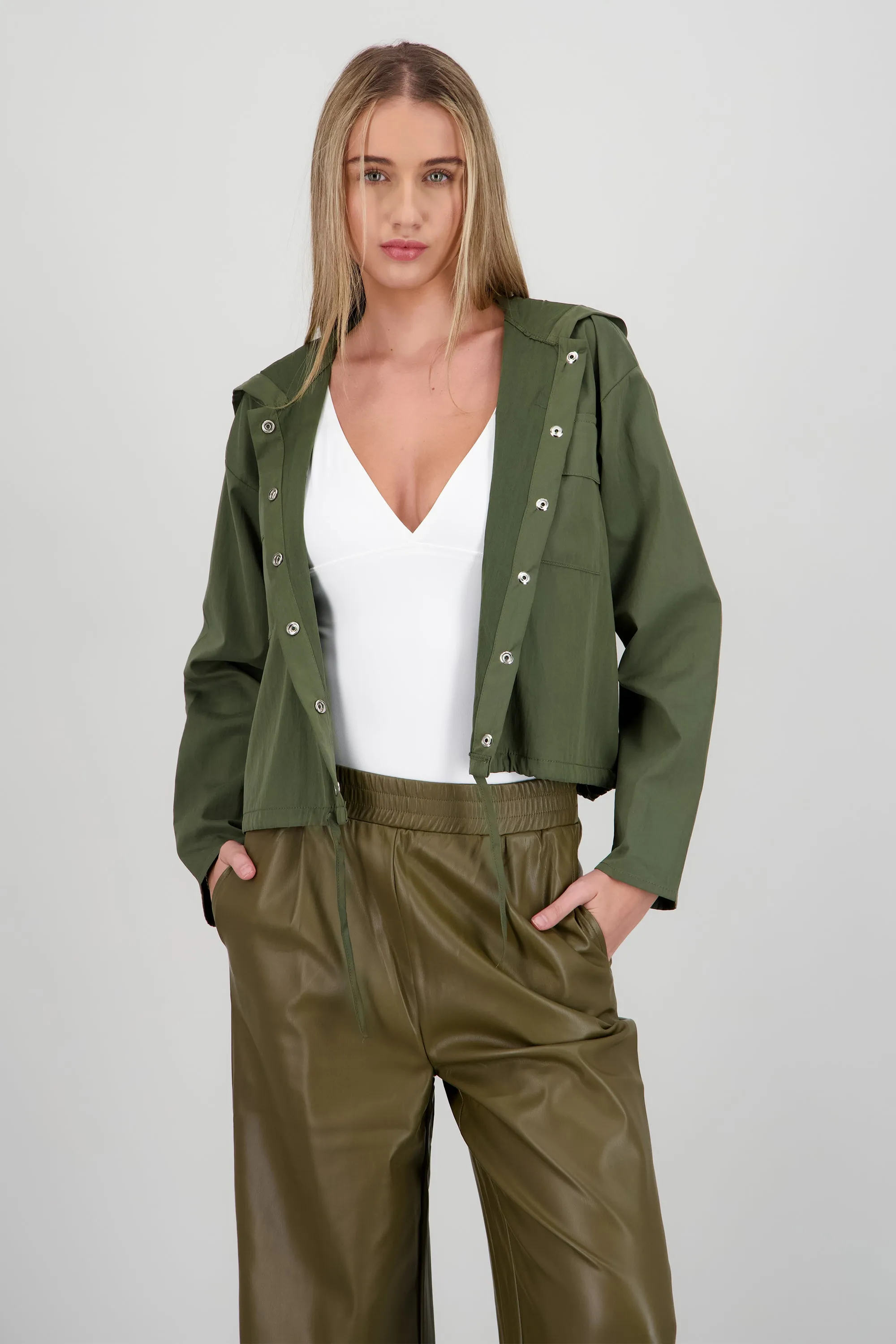 chamarra ligera detalle cordones sold by Shasa