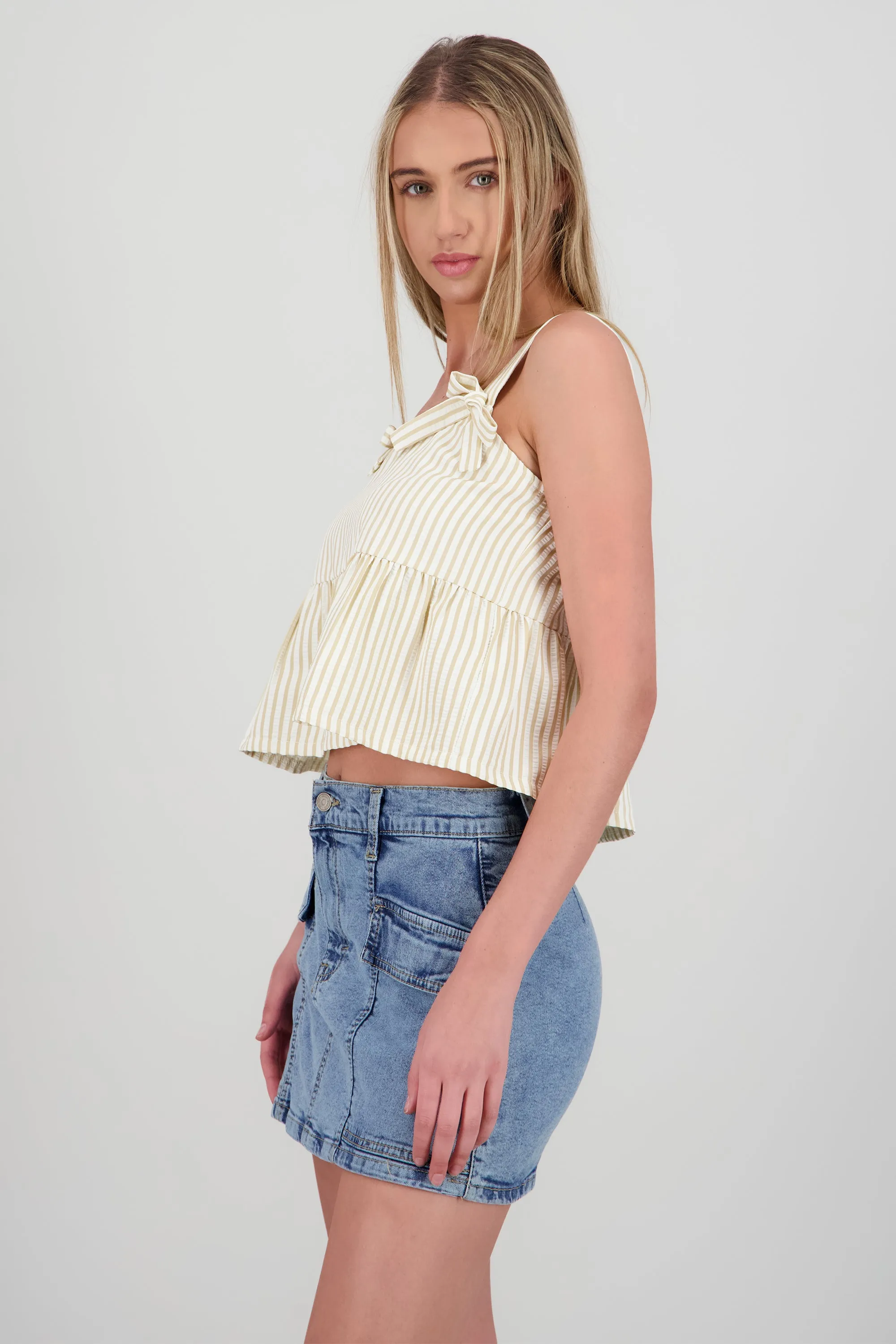 Top sin manga detalle olan moños sold by Shasa product image thumbnail 3