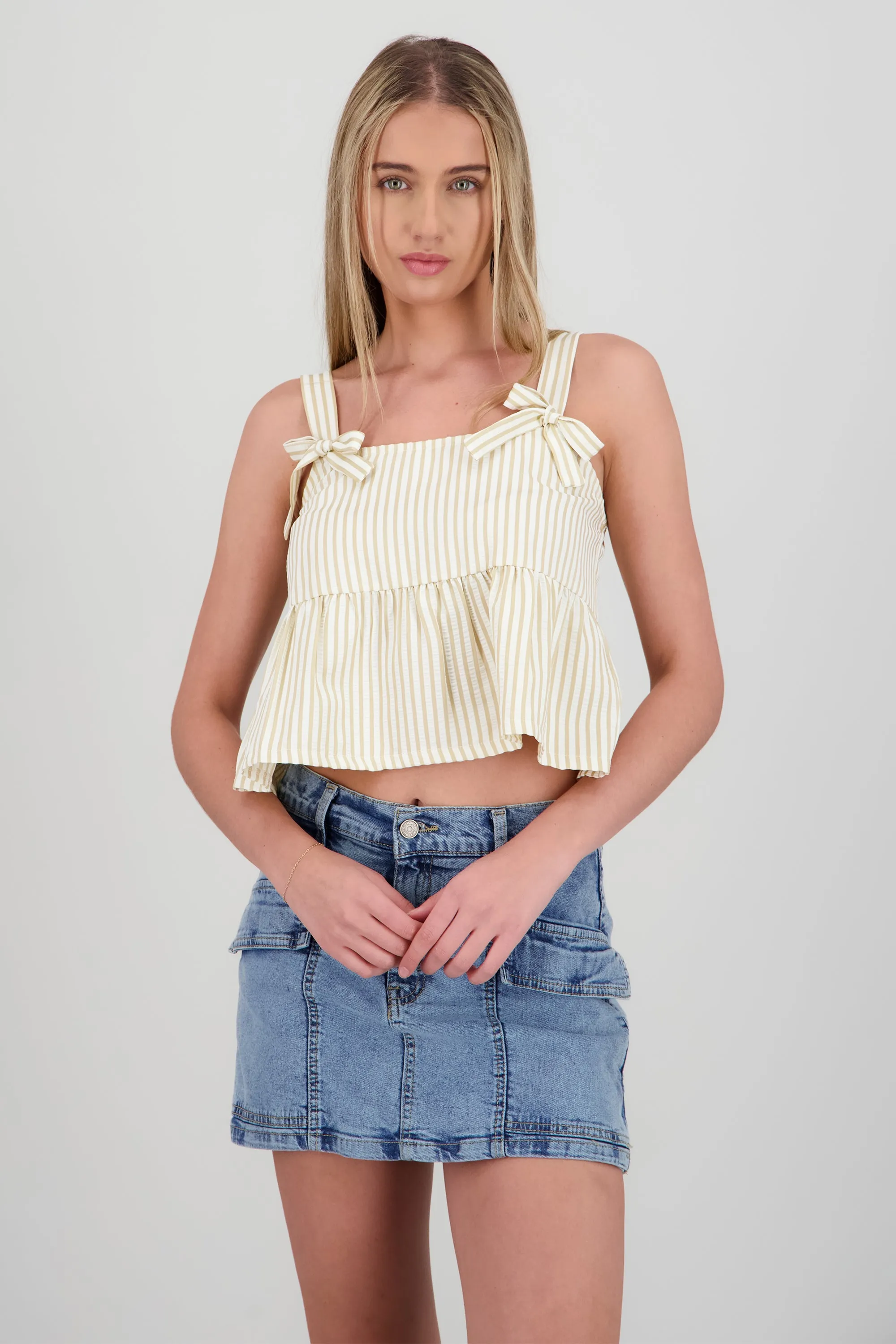 Top sin manga detalle olan moños sold by Shasa product image thumbnail 2