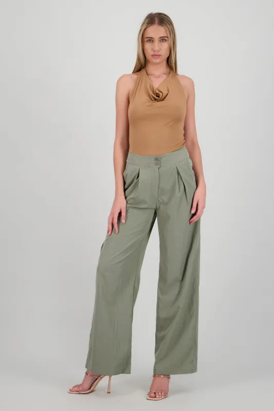 Pantalón con detalle de pinzas sold by Shasa