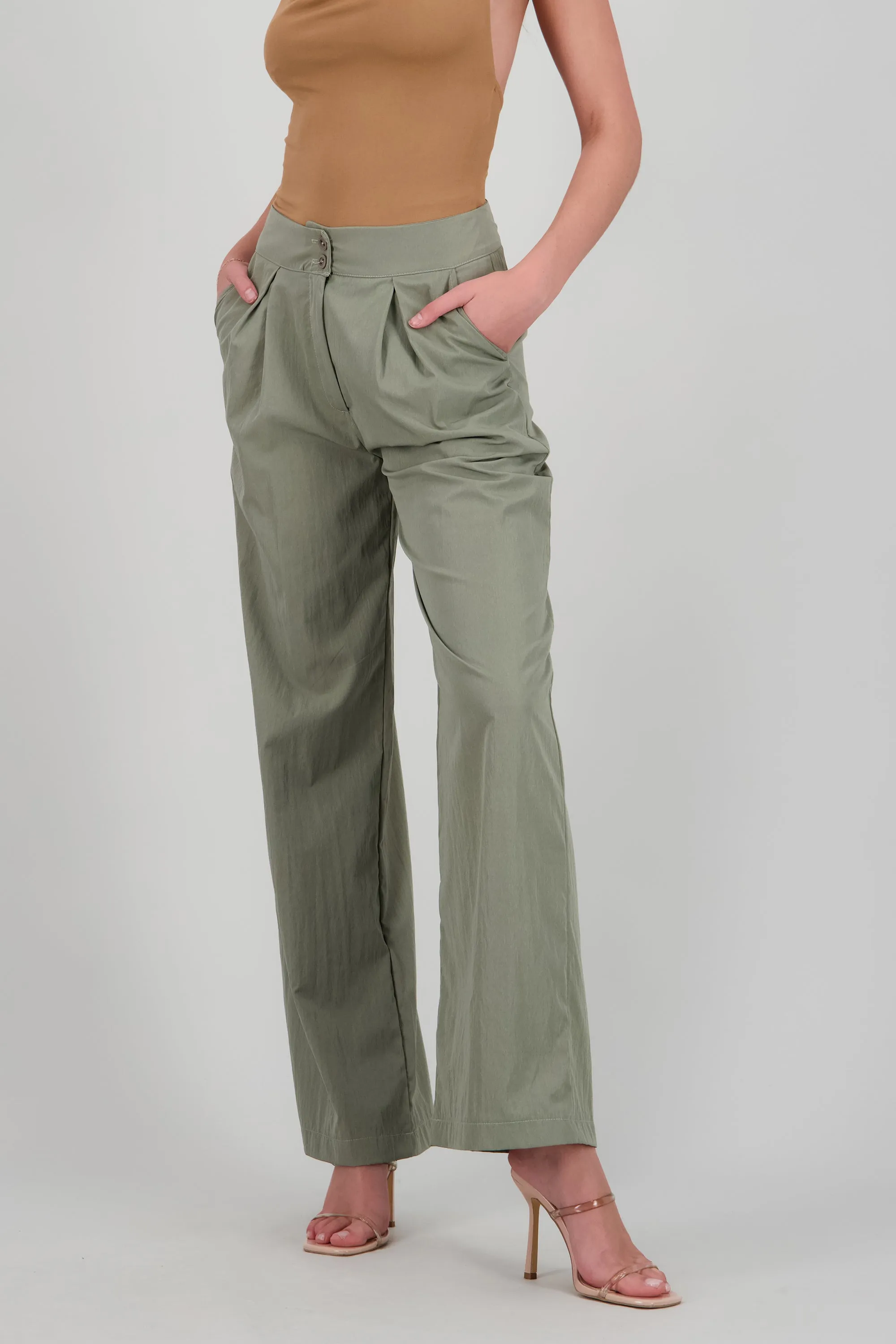 Pantalón con detalle de pinzas sold by Shasa product image thumbnail 2
