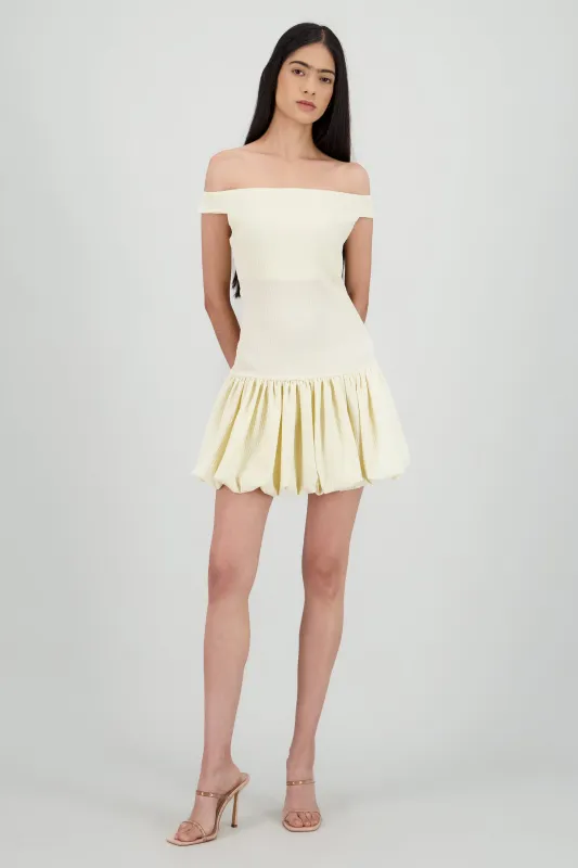 Vestido mini off shoulder con textura sold by Shasa