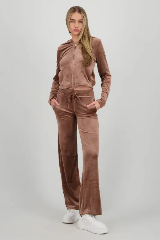 Pants amplios velvet sold by Shasa