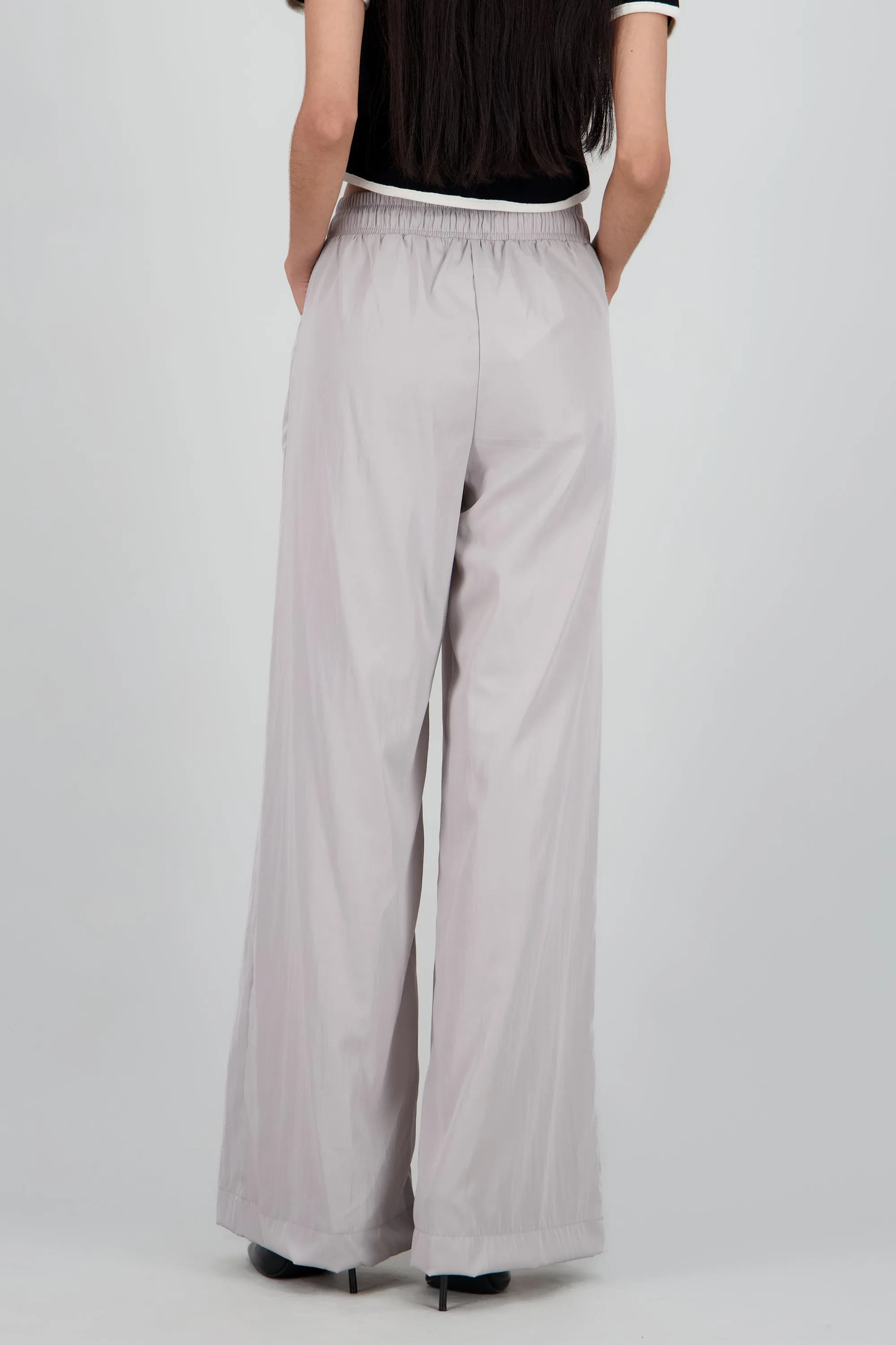 Pantalon parachute detalle bolsas sold by Shasa product image thumbnail 4