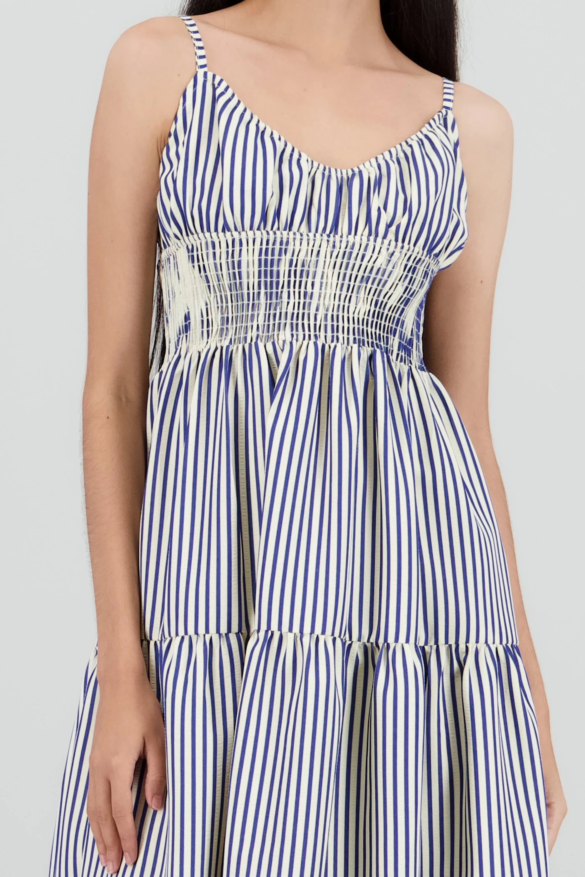 Vestido maxi lineas escote espalda sold by Shasa product image thumbnail 5