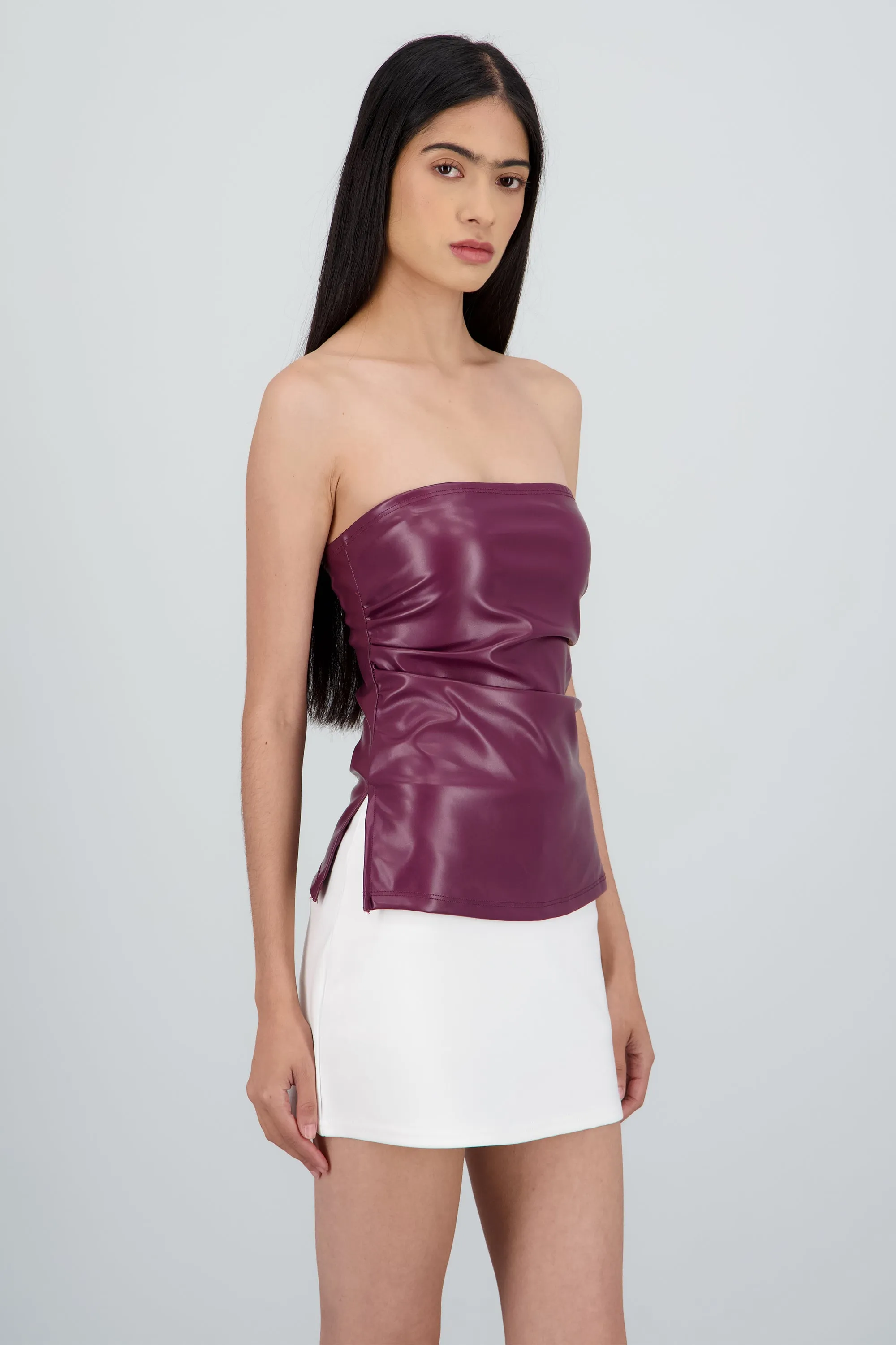 Top tubo drapeado detalle aberura PU sold by Shasa product image thumbnail 3