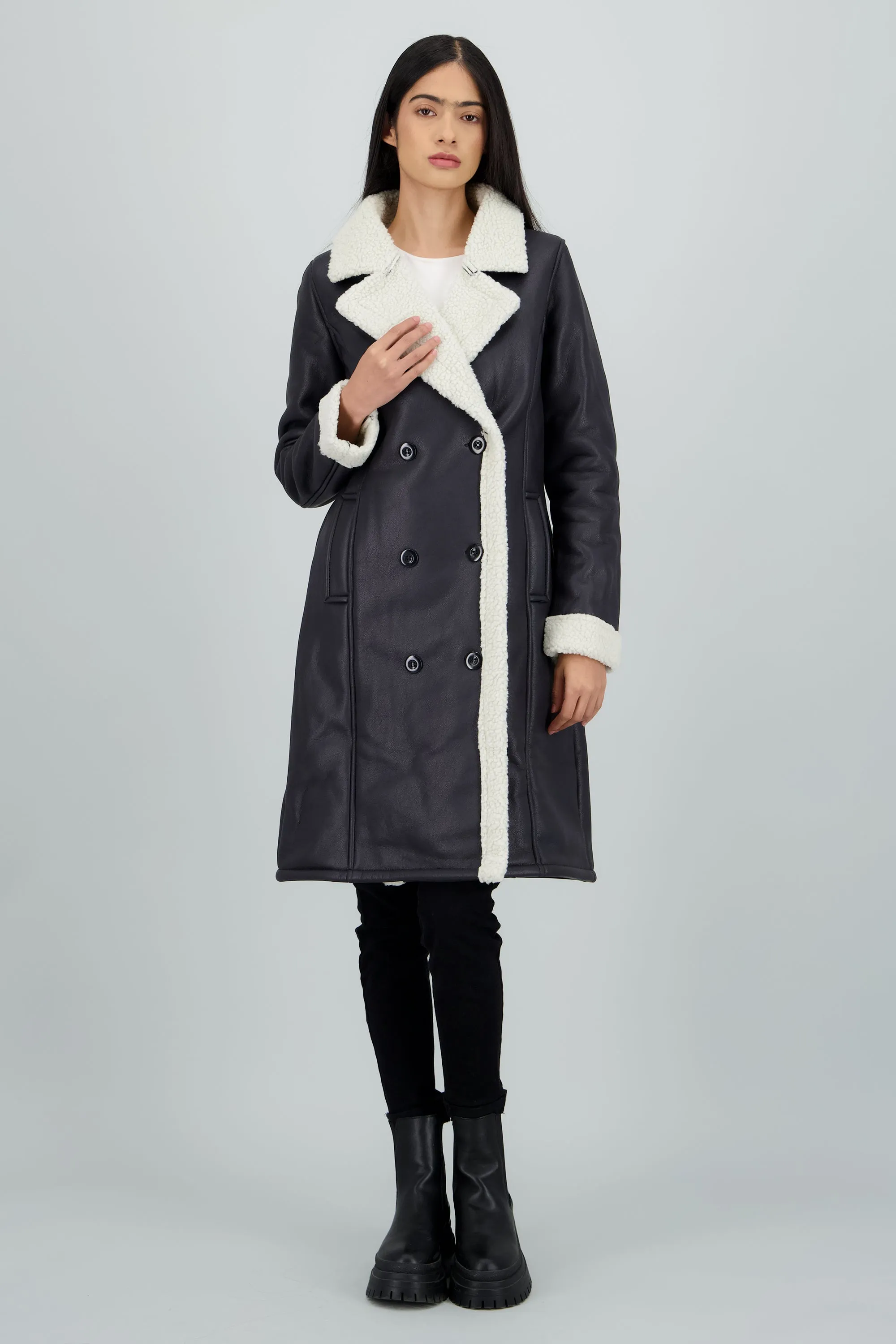 Abrigo efecto piel det peluche sold by Shasa product image thumbnail 2