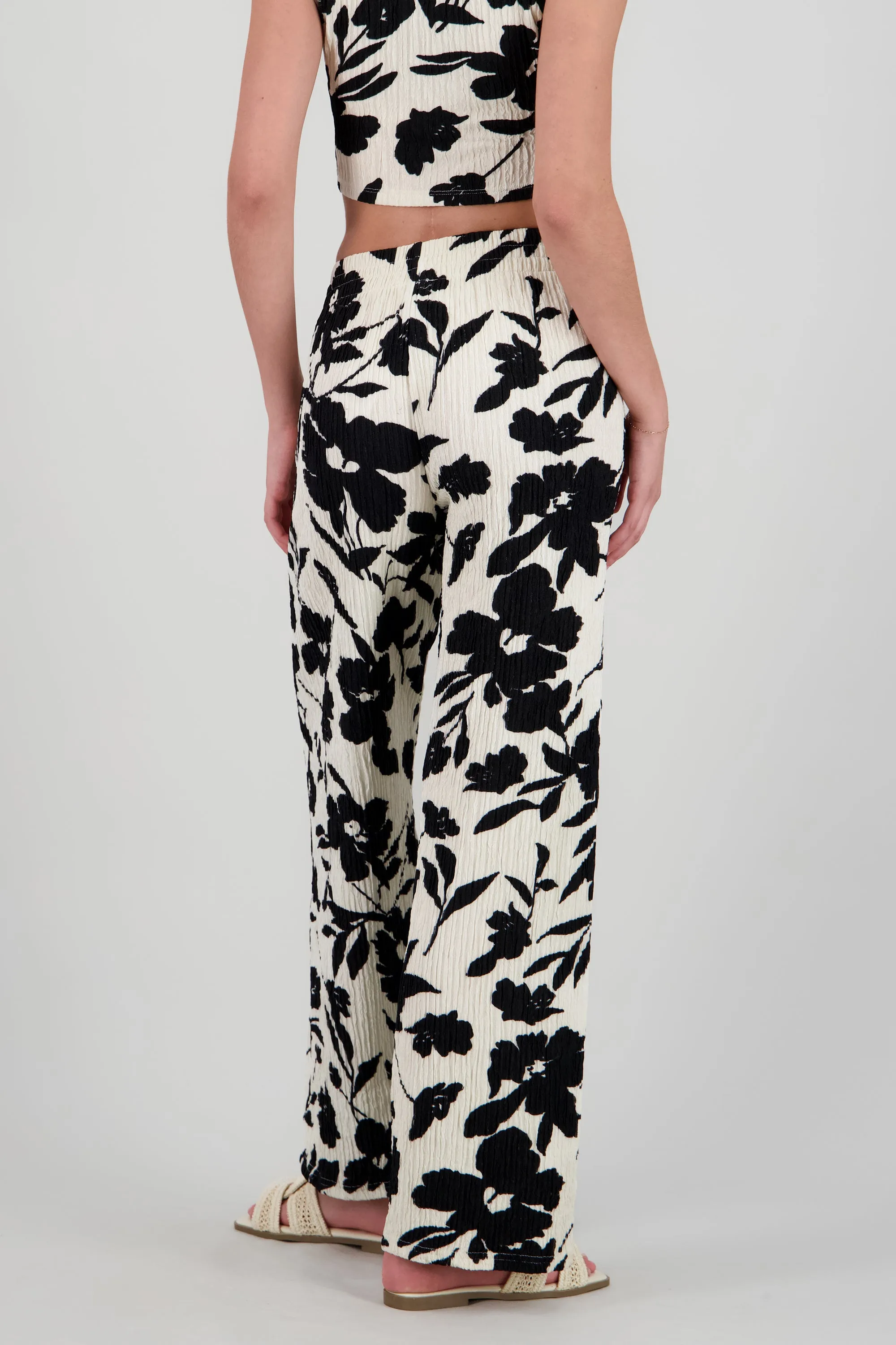 Pantalones fluidos flores tropicales sold by Shasa product image thumbnail 4