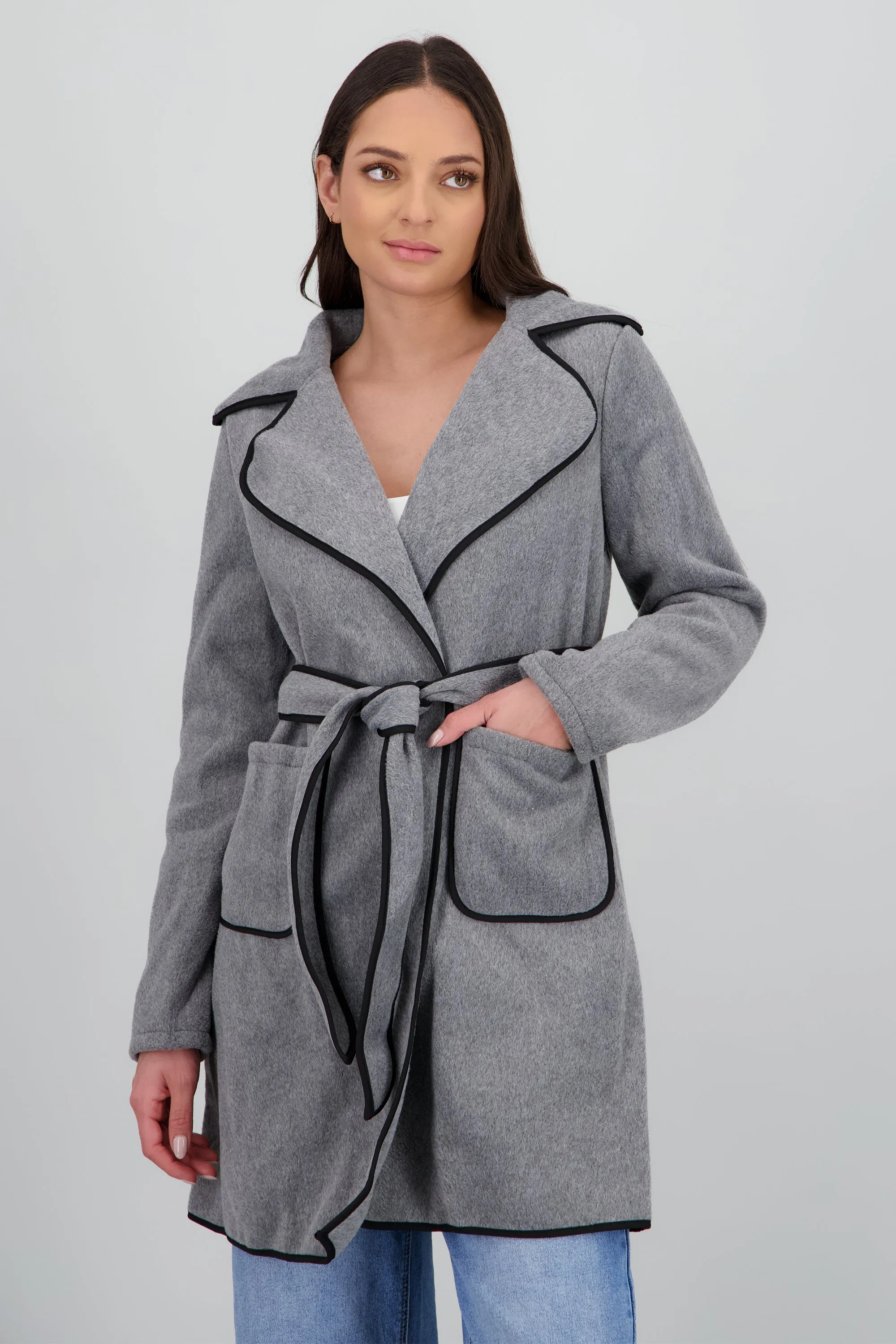 Abrigo corto detalle contraste laso sold by Shasa product image thumbnail 2