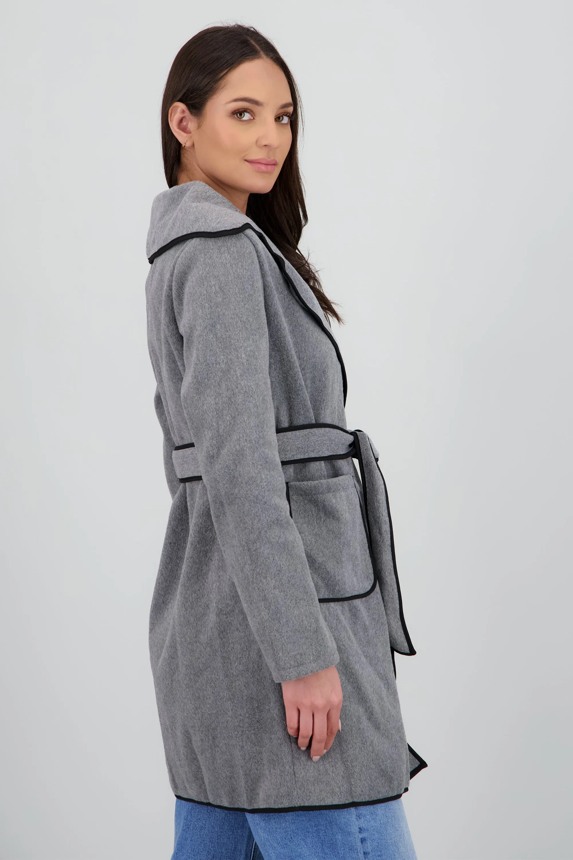 Abrigo corto detalle contraste laso sold by Shasa product image thumbnail 3