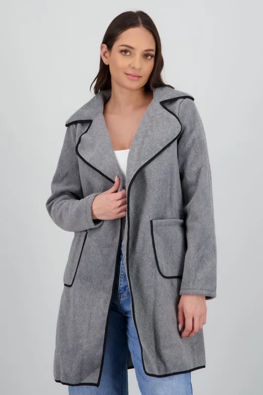 Abrigo corto detalle contraste laso sold by Shasa