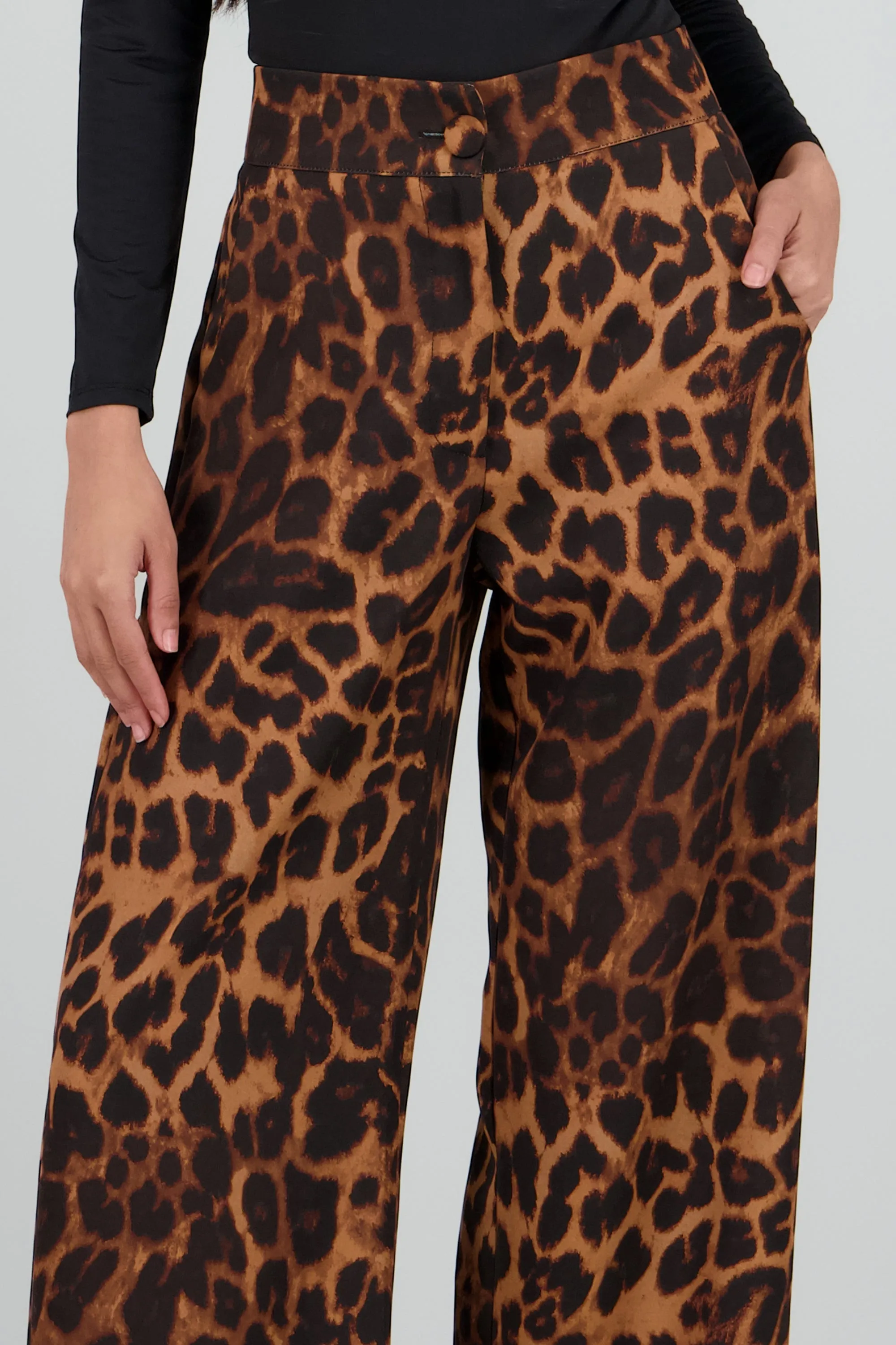 Pantalon amplio animal print sold by Shasa product image thumbnail 5