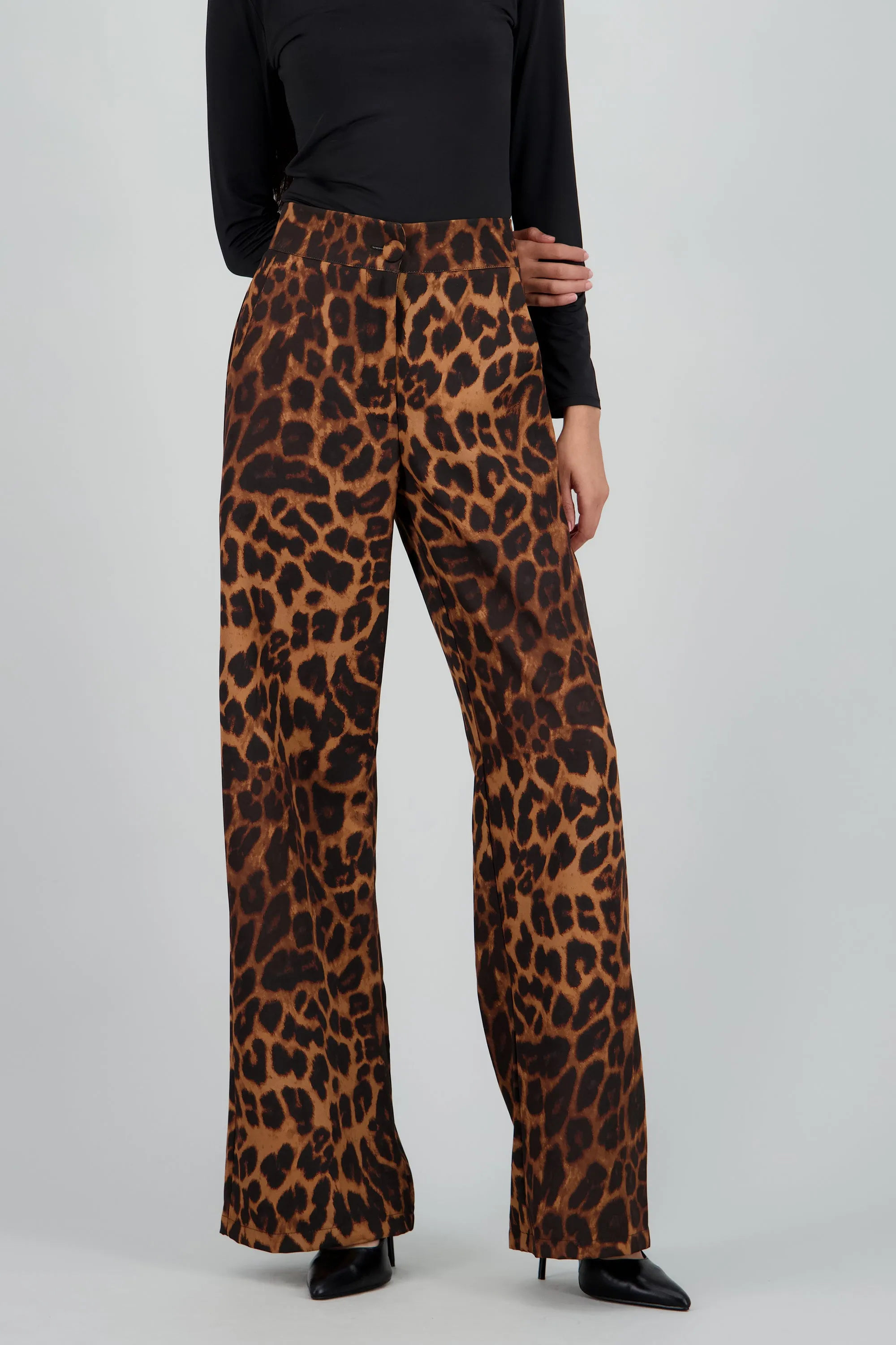 Pantalon amplio animal print sold by Shasa product image thumbnail 2