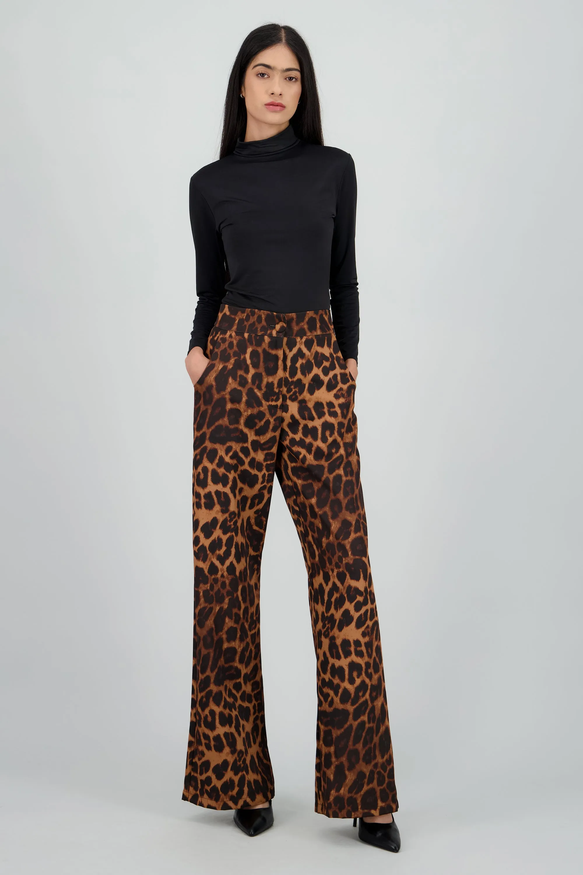 Pantalon amplio animal print sold by Shasa