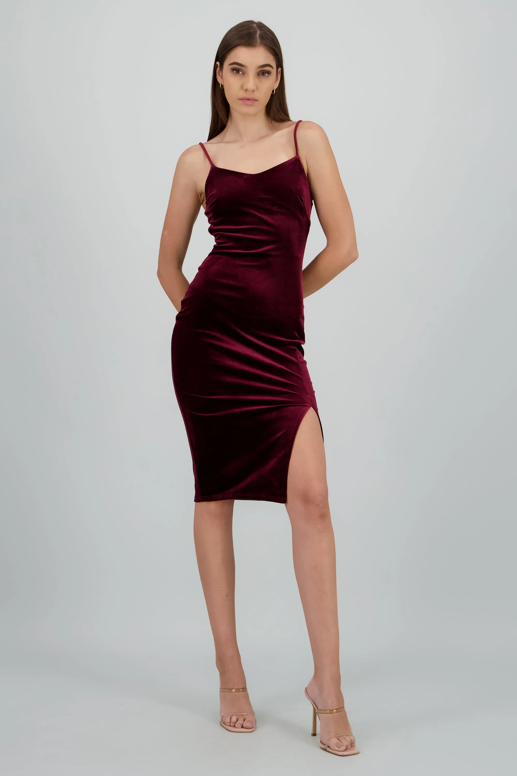 Vestido tirantes midi velvet sold by Shasa product image thumbnail 2