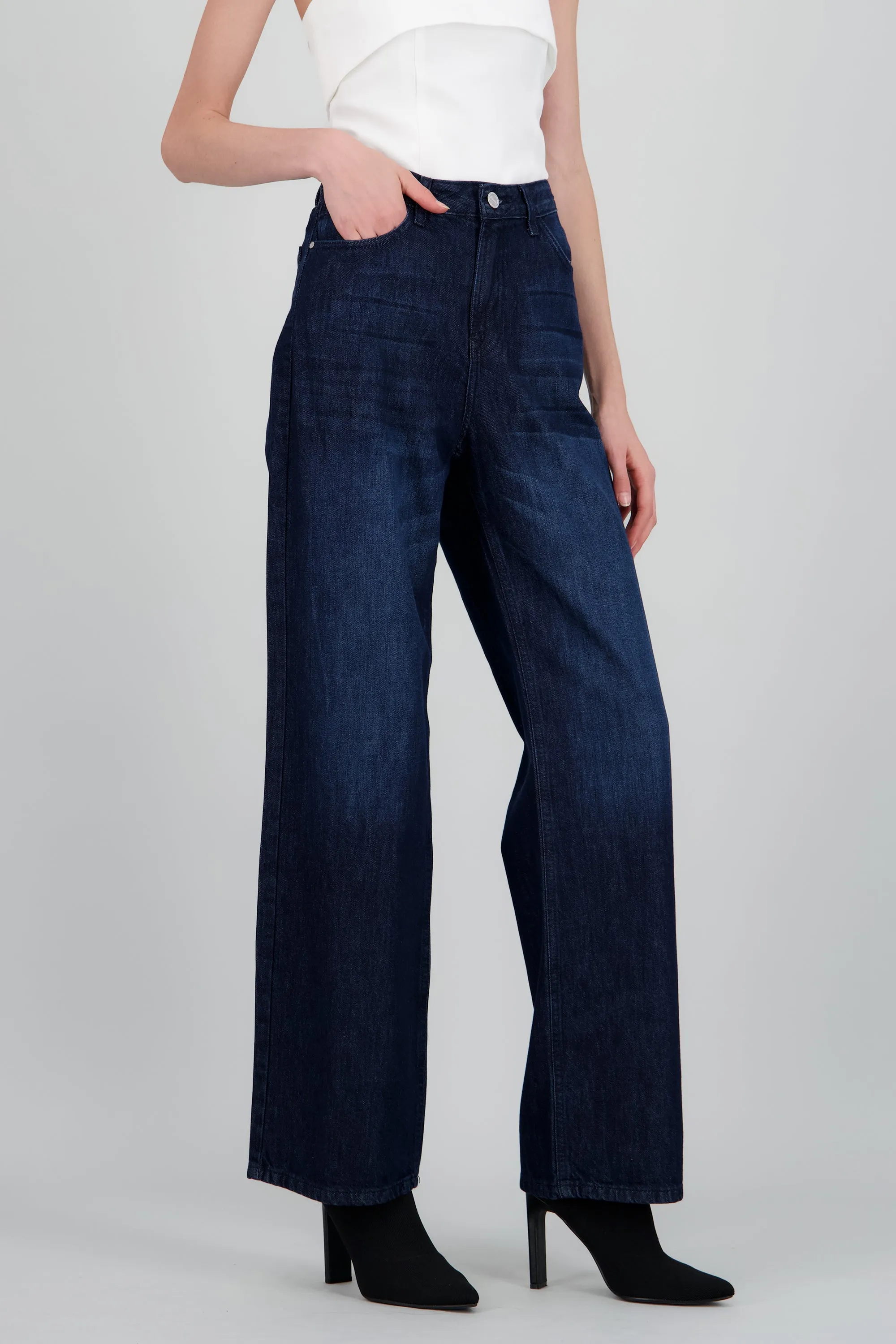 Jeans básicos straight wide sold by Shasa product image thumbnail 3