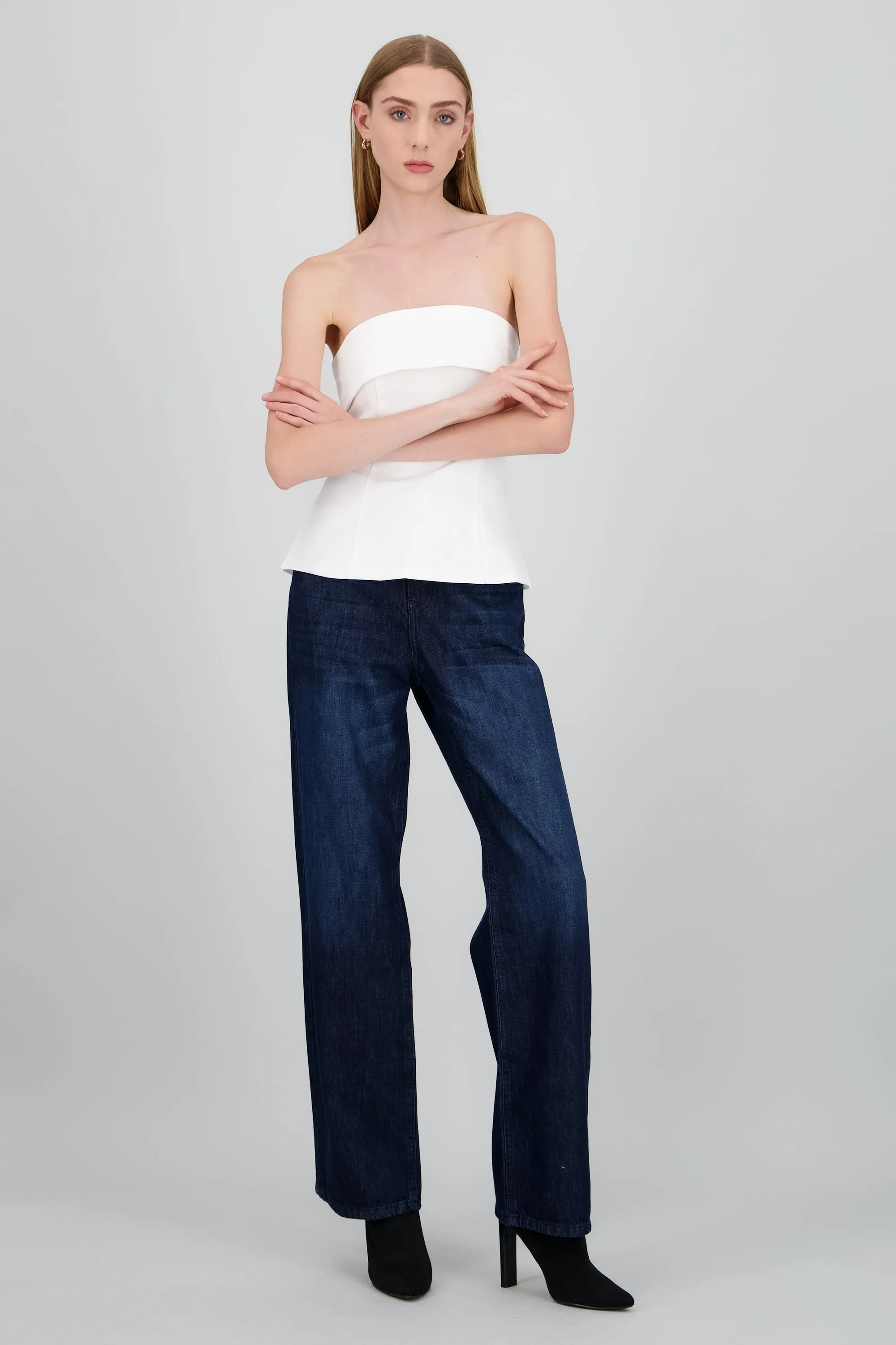 Jeans básicos straight wide sold by Shasa