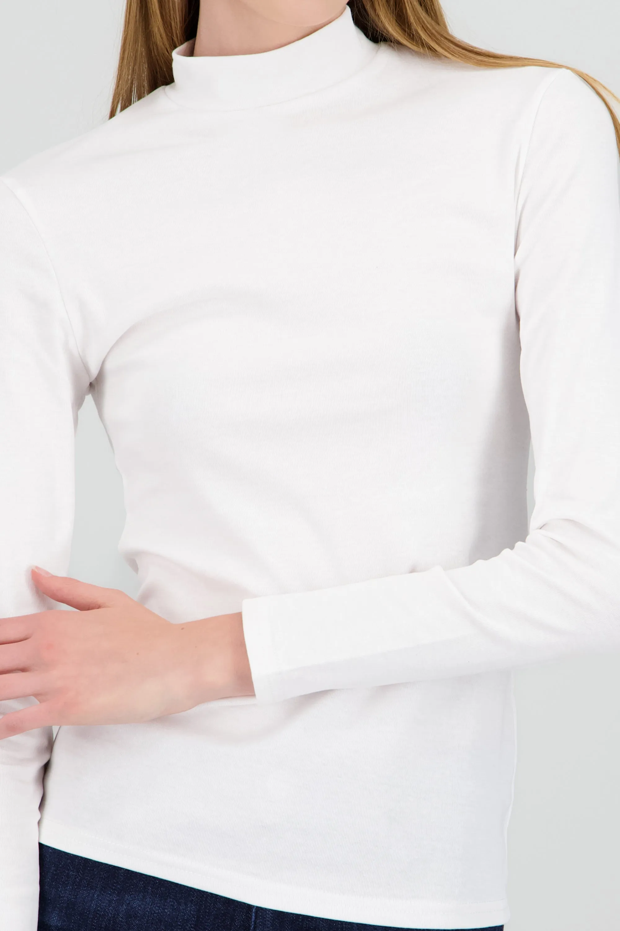 Top liso manga larga cuello alto sold by Shasa product image thumbnail 5