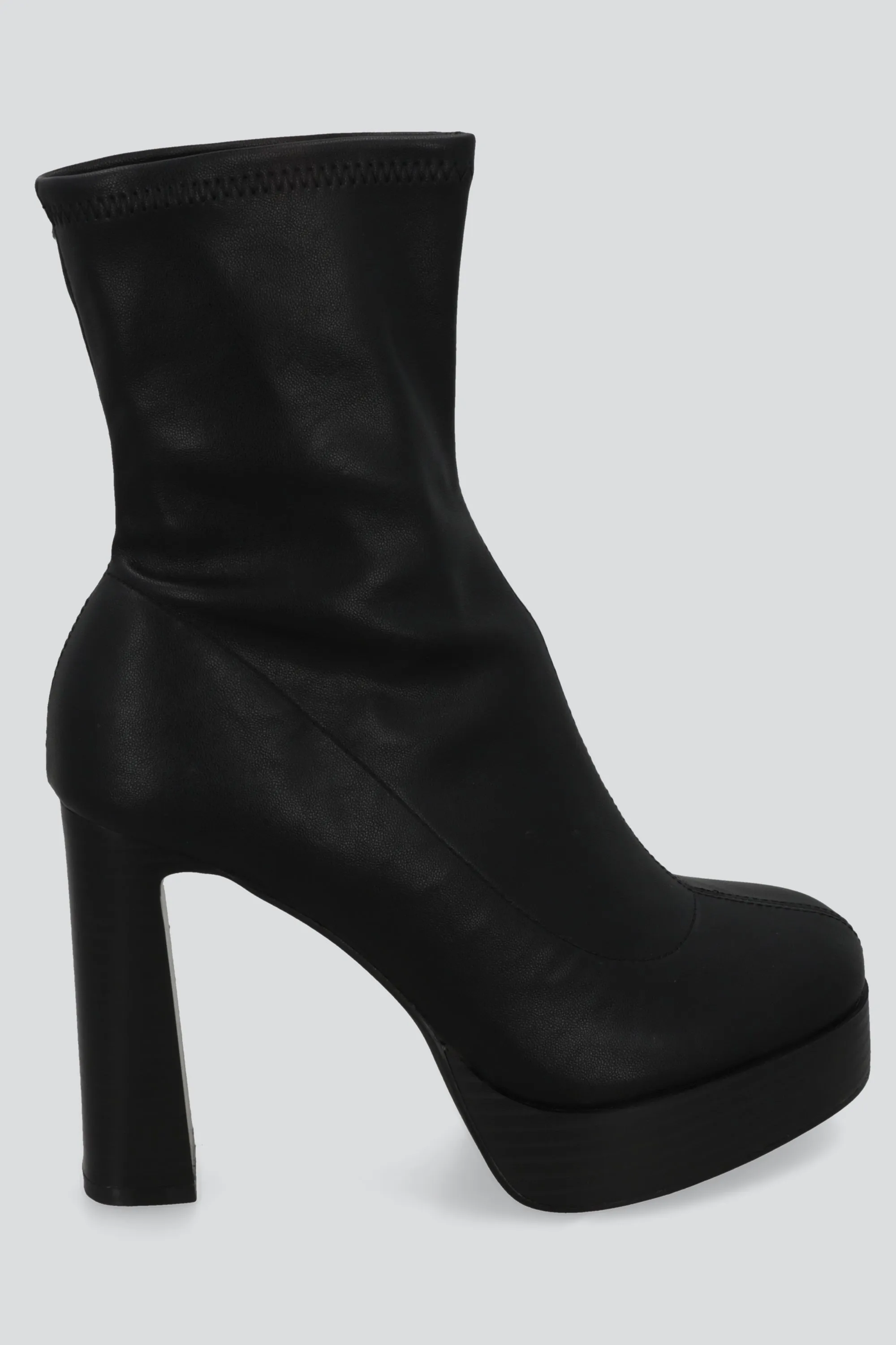 Botin plataforma calcetin sold by Shasa