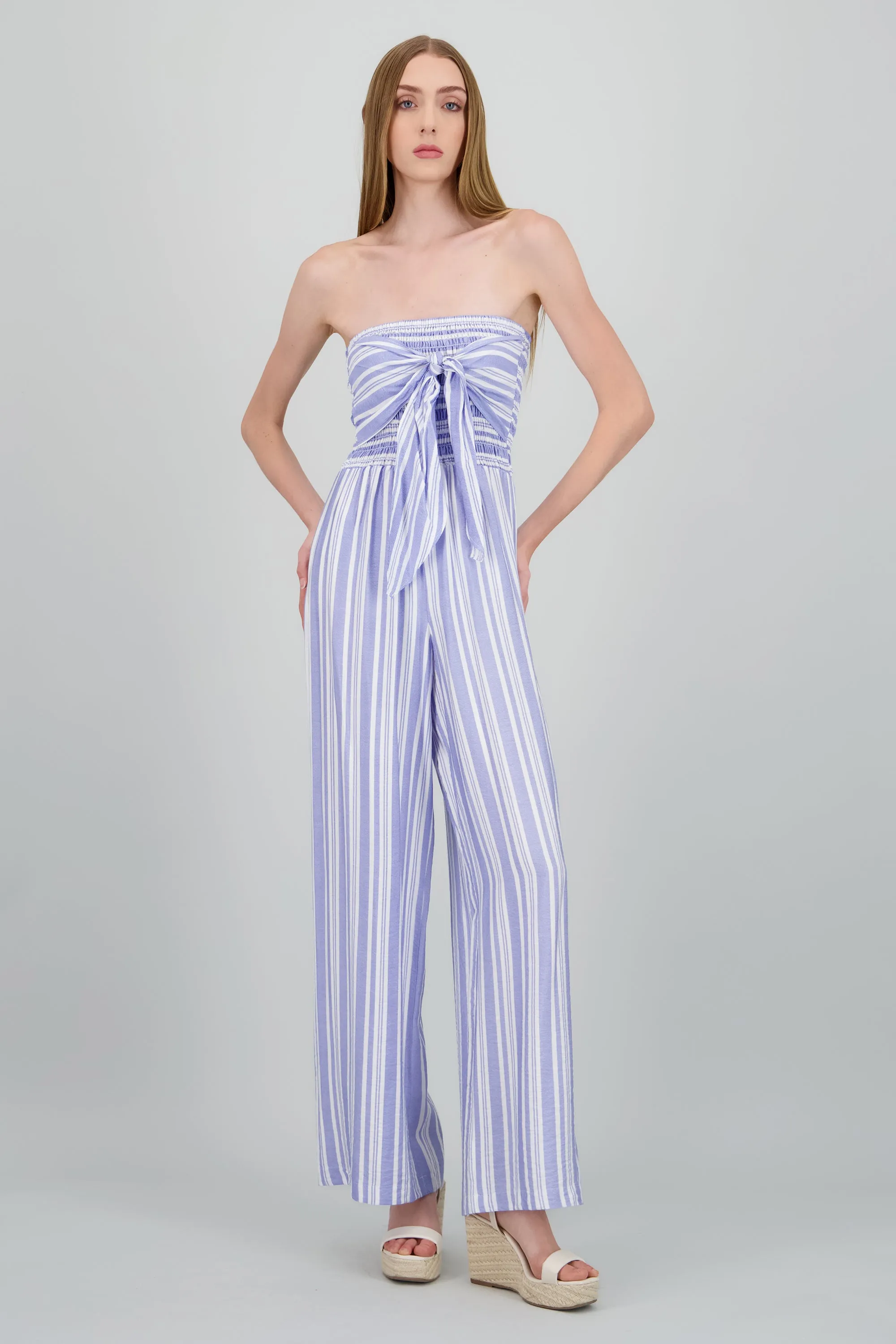 Jumpsuit strapless detalle smock moño sold by Shasa