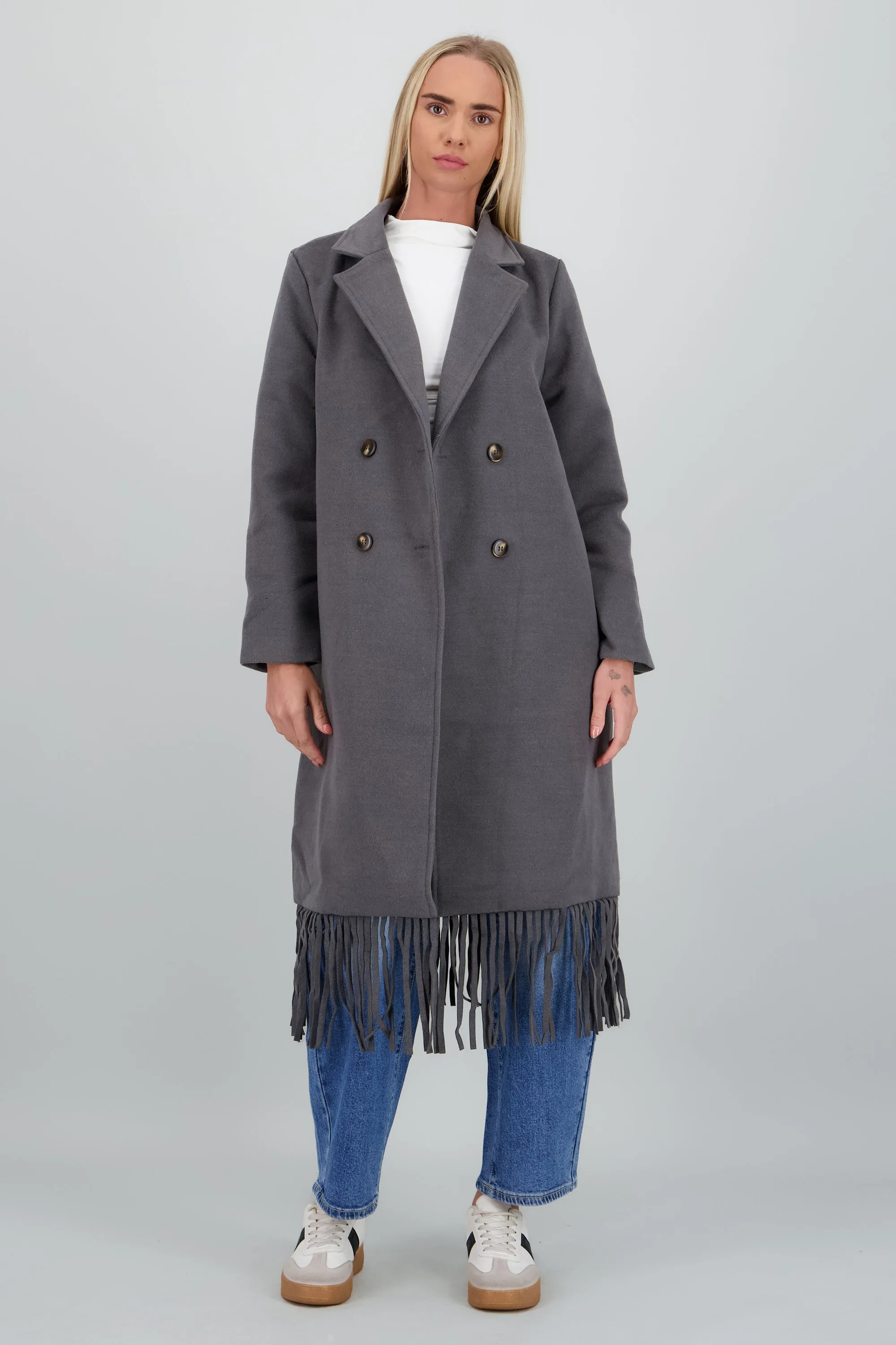 Abrigo detalle botones sold by Shasa