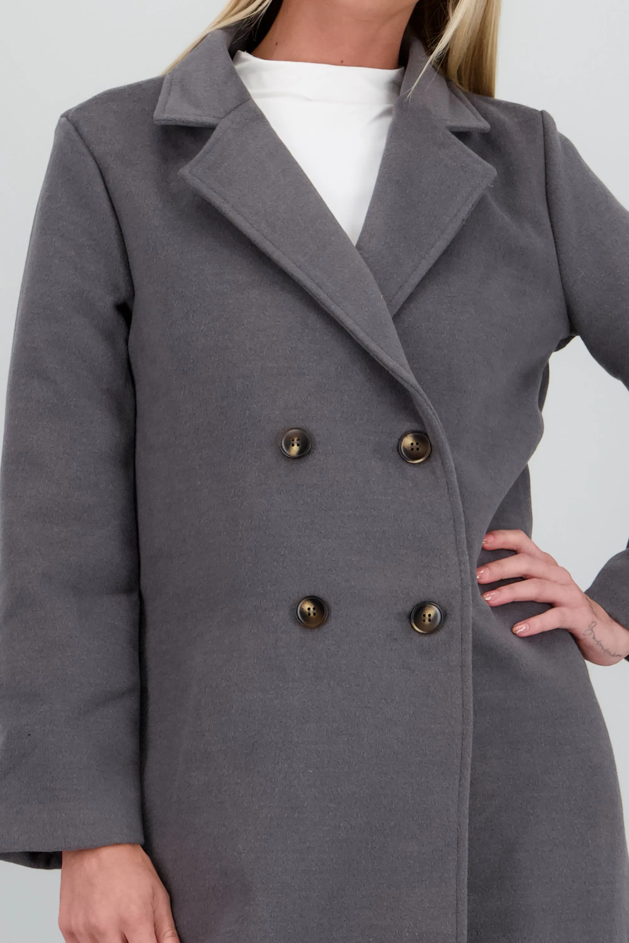 Abrigo detalle botones sold by Shasa product image thumbnail 5