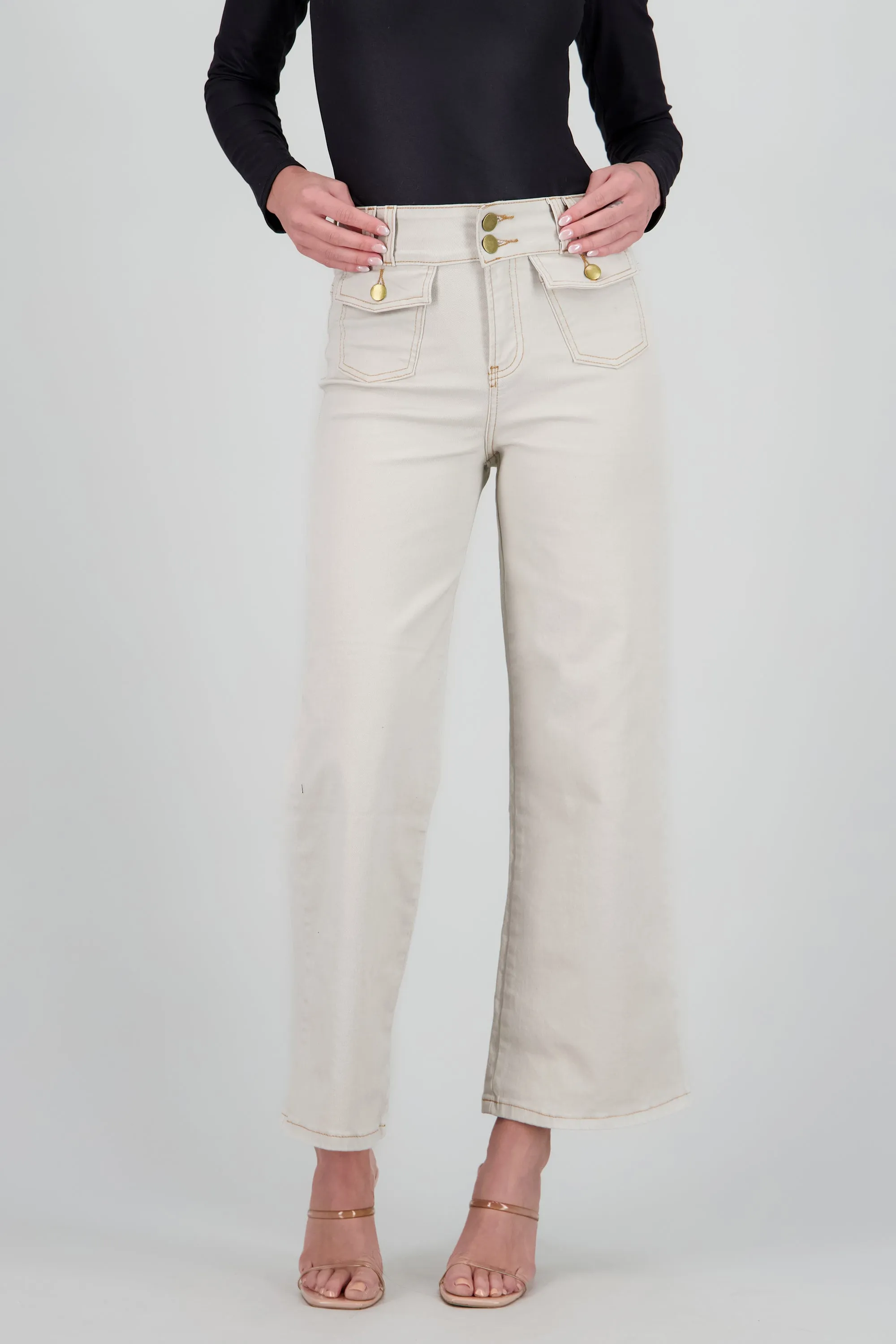 Jeans acampanados detalle bolsas delanteras sold by Shasa product image thumbnail 2