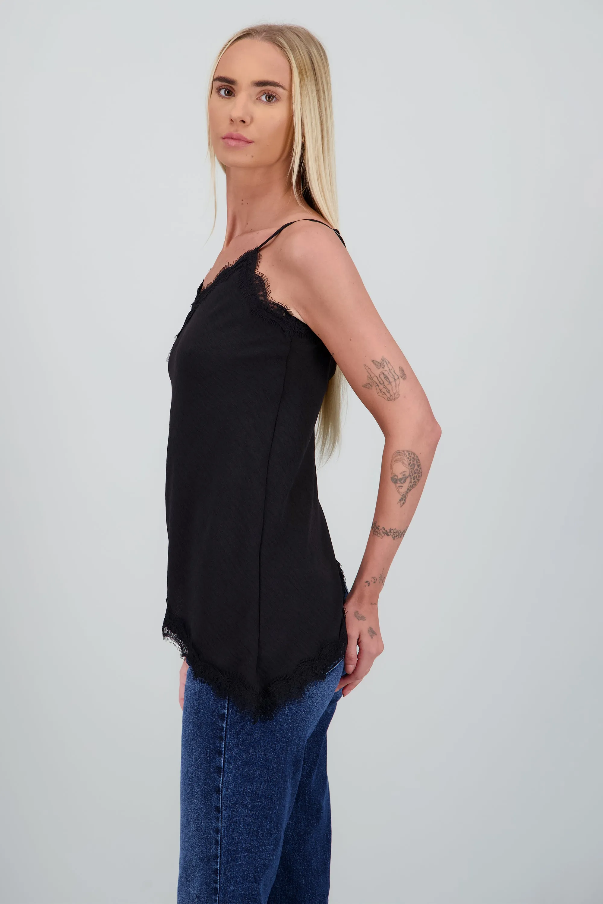Blusa tirantes detalle encaje sold by Shasa product image thumbnail 3