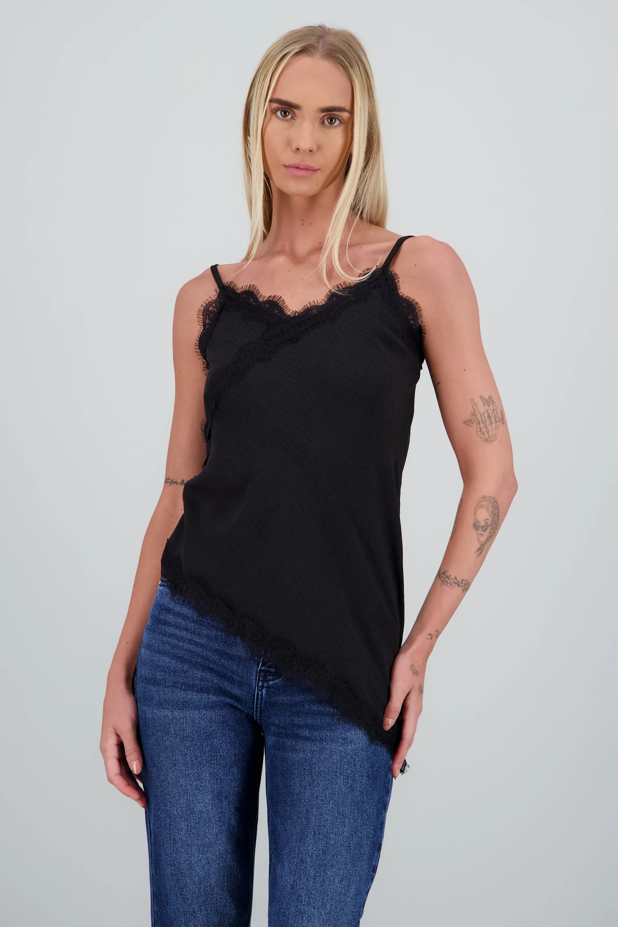 Blusa tirantes detalle encaje sold by Shasa product image thumbnail 2