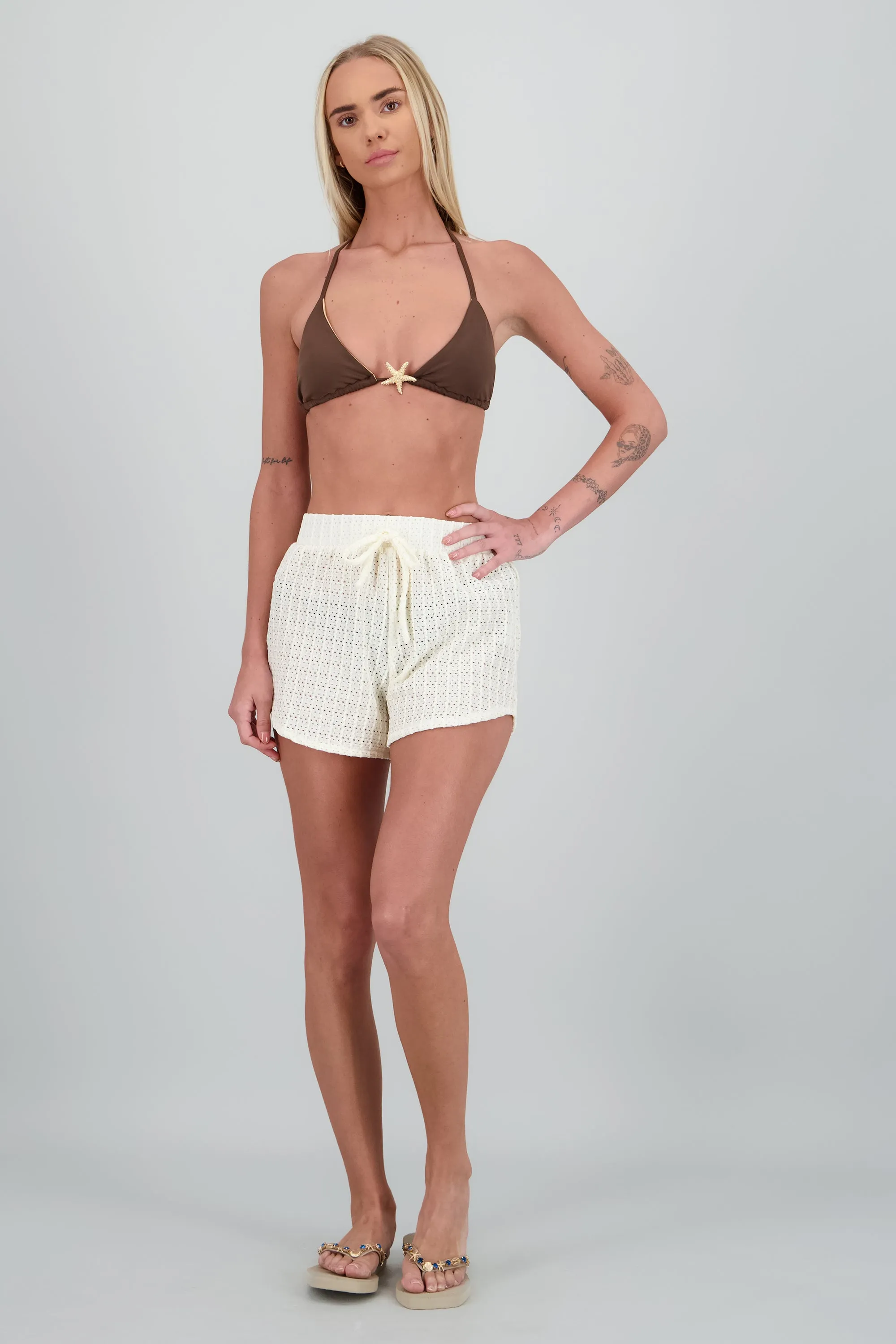 Short textura jareta sold by Shasa