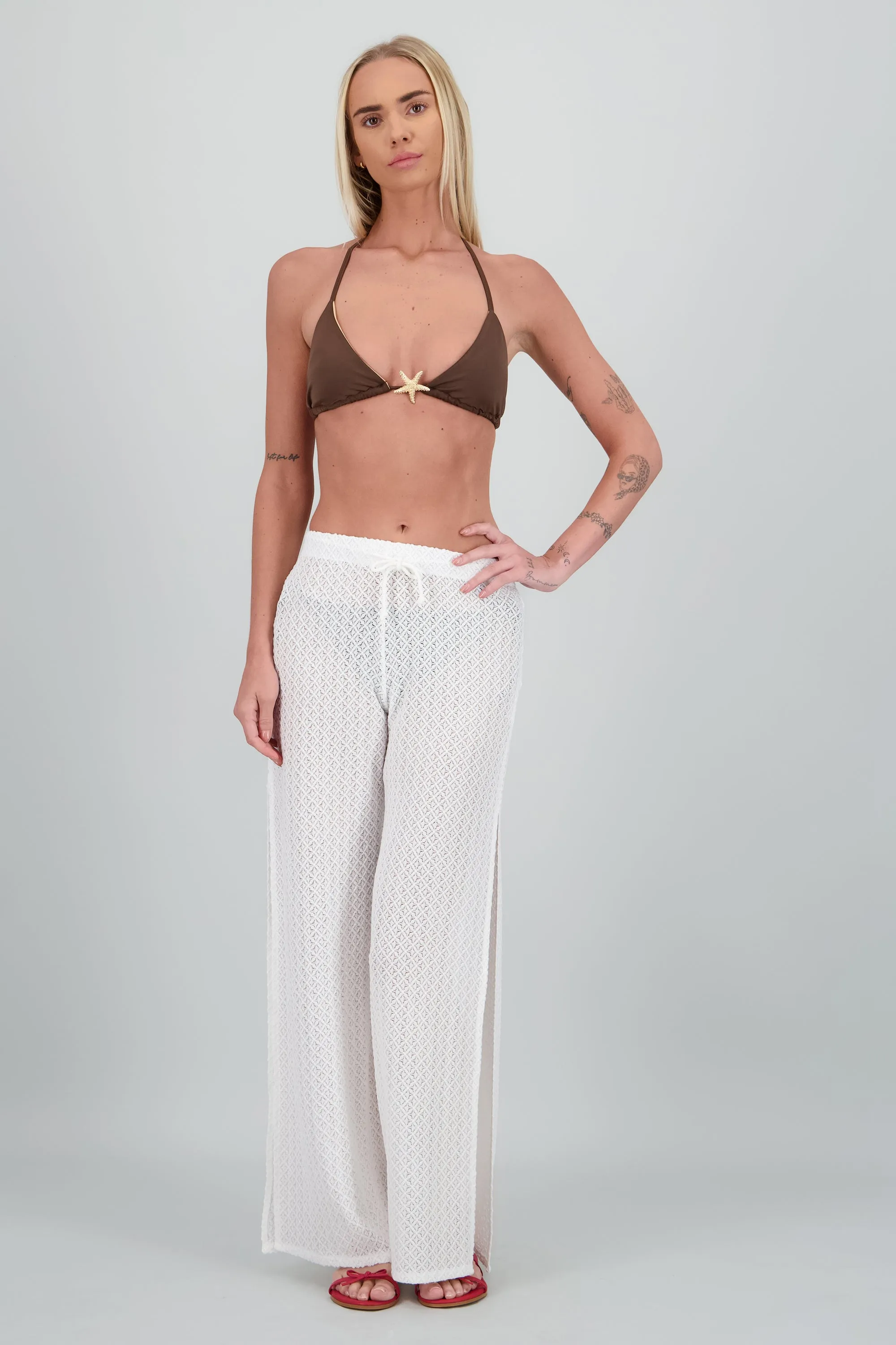 Pantalon salida jareta abertudas sold by Shasa