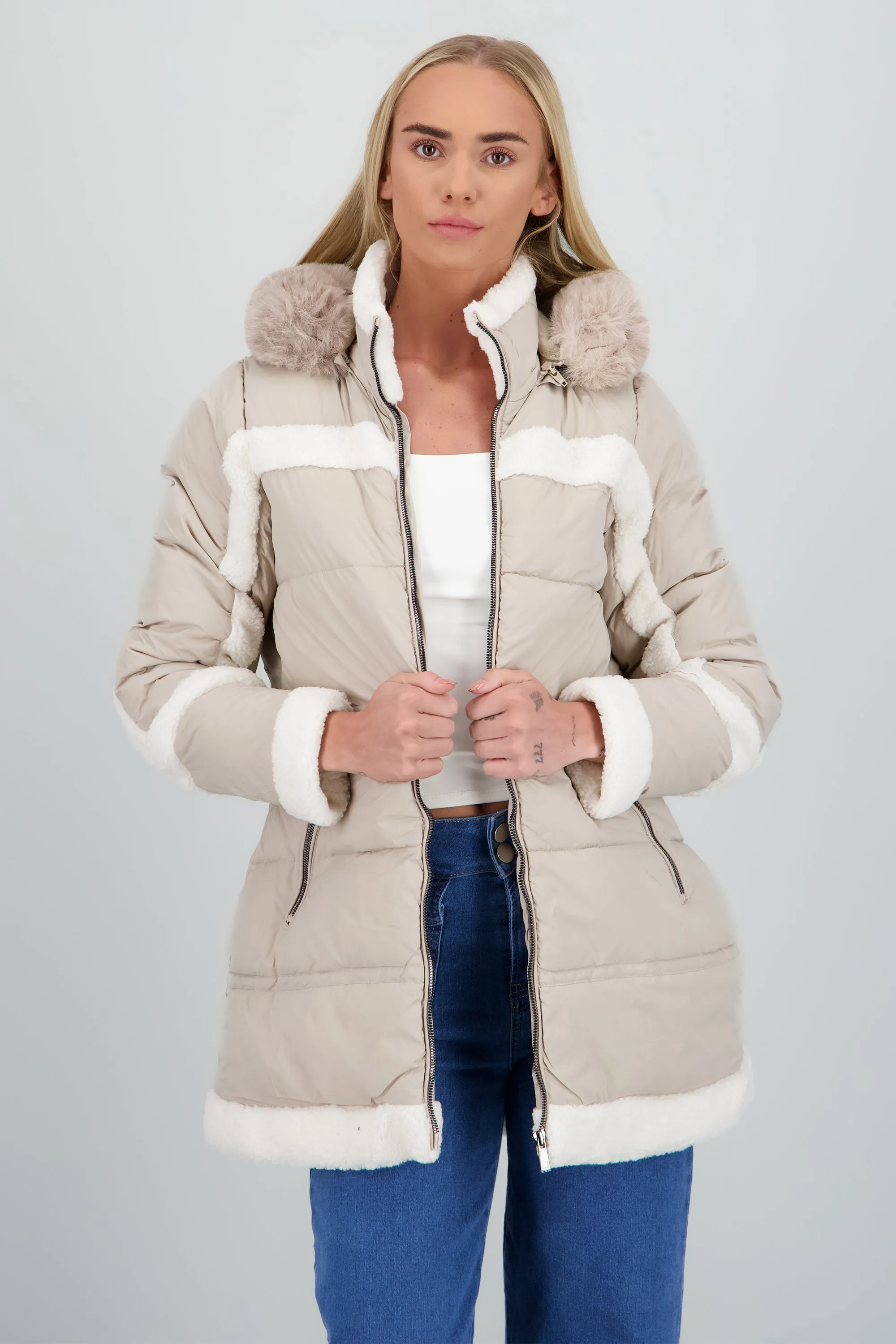 Puffer detalle peluche sold by Shasa