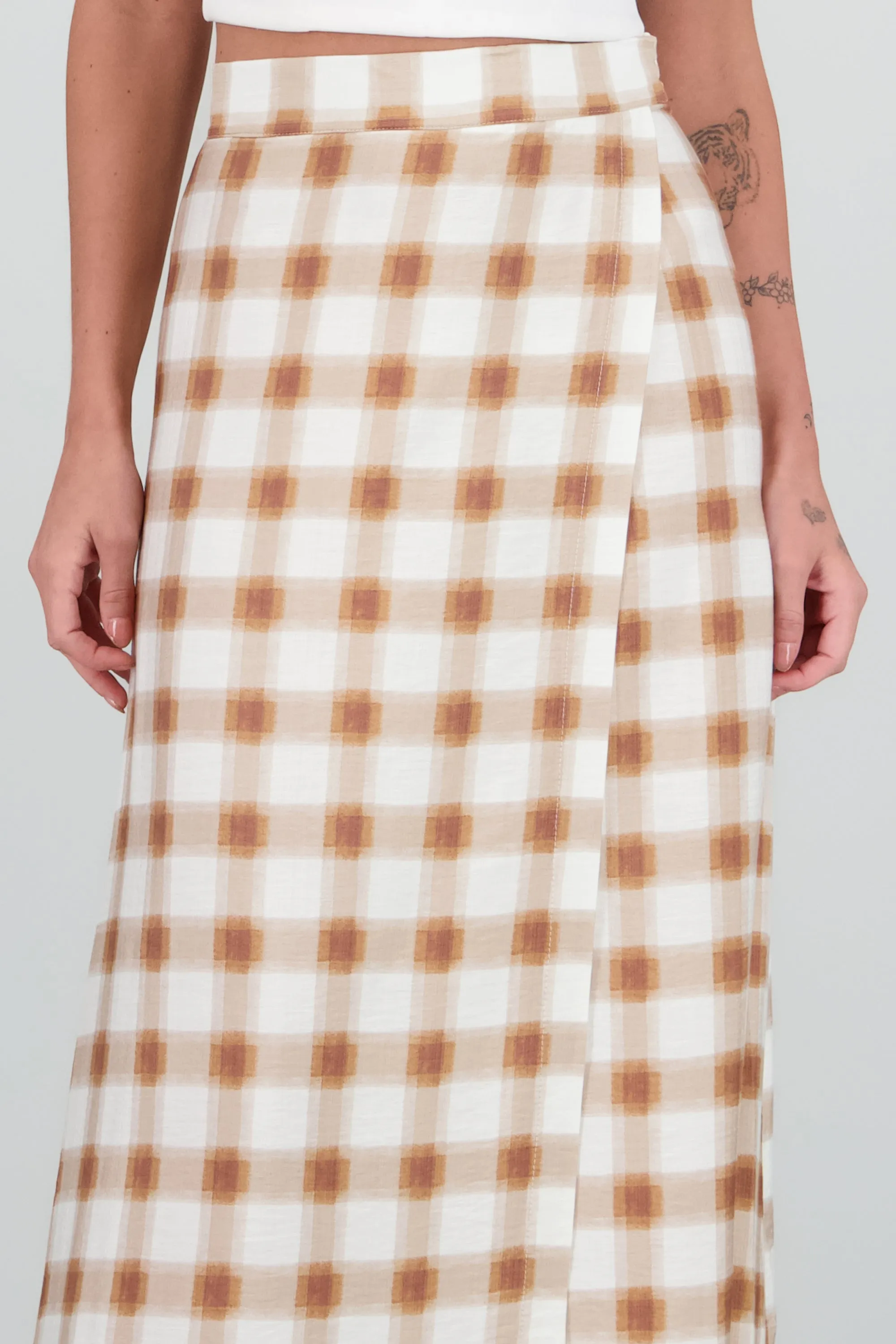 Falda maxi envolvente de cuadros sold by Shasa product image thumbnail 5