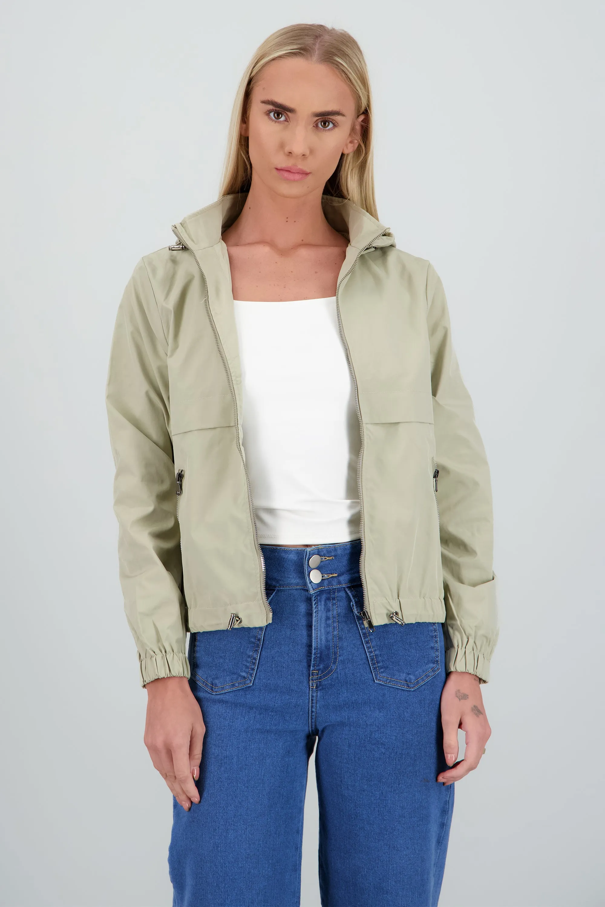 Chamarra ligera lisa sold by Shasa