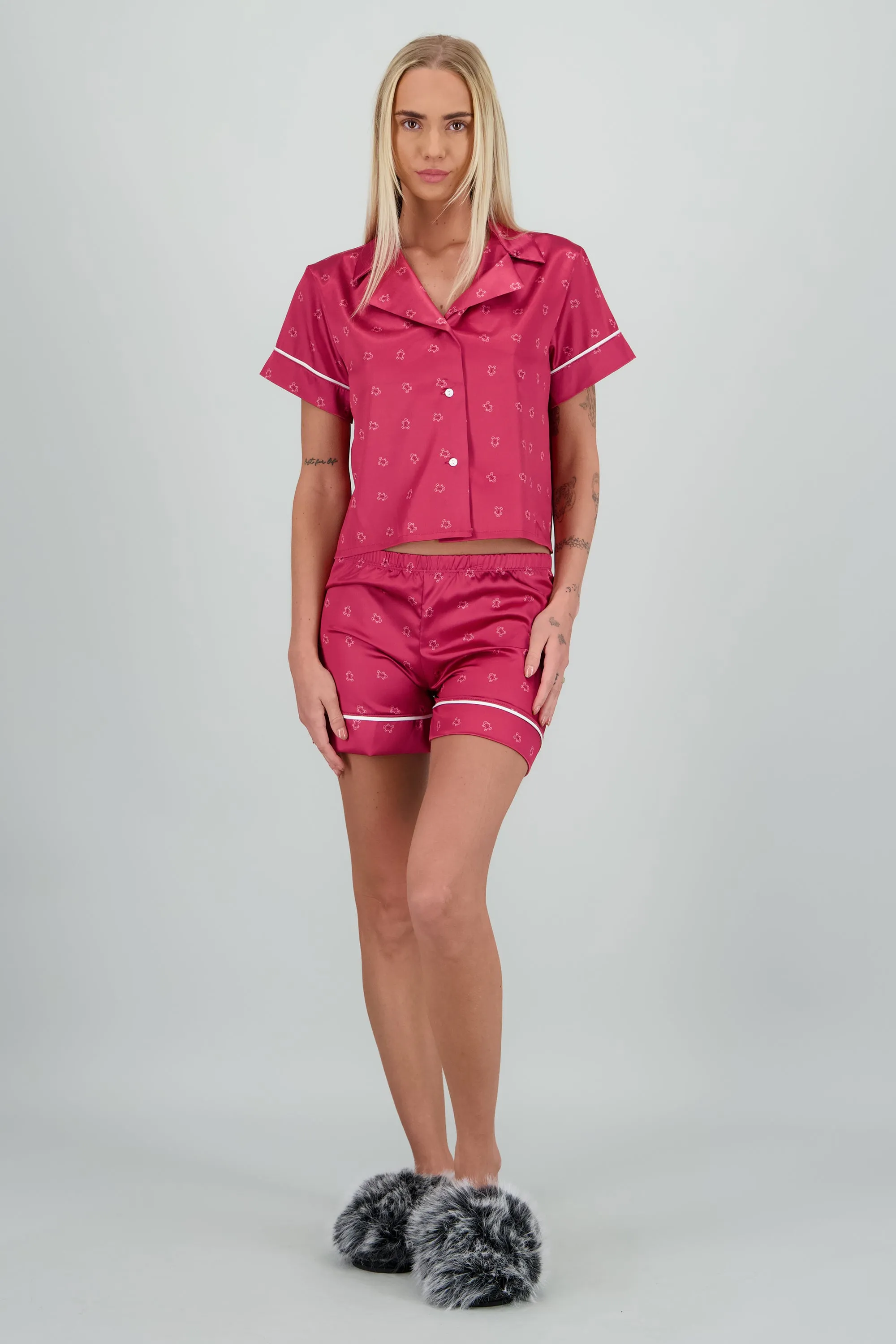 Pijama camisera navideña sold by Shasa