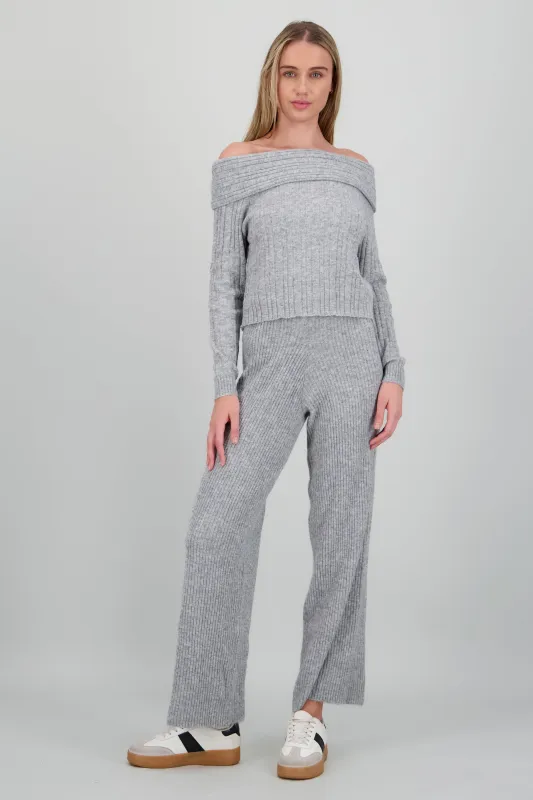 Pantalones tejidos confort fit sold by Shasa