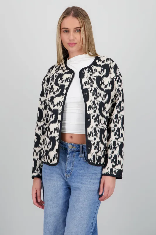 Chamarra capitonada estampado geometrico sold by Shasa